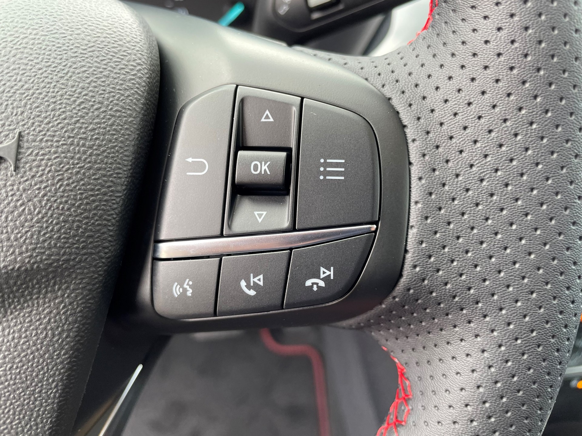 FORD Fiesta 1.0 MHEV ST Line A-image-16