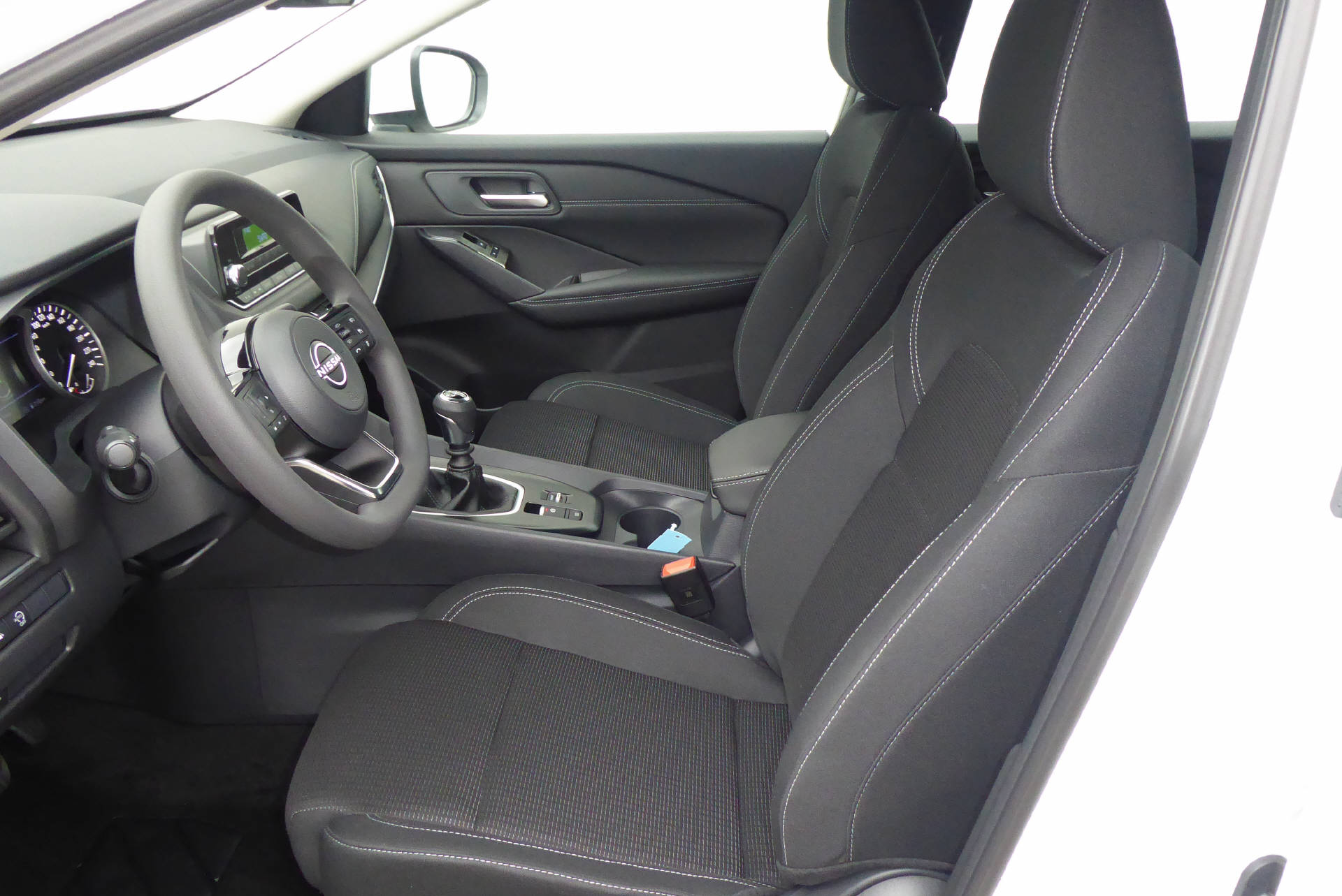 NISSAN Qashqai 1.3 DIG-T MHEV Visia-image-4