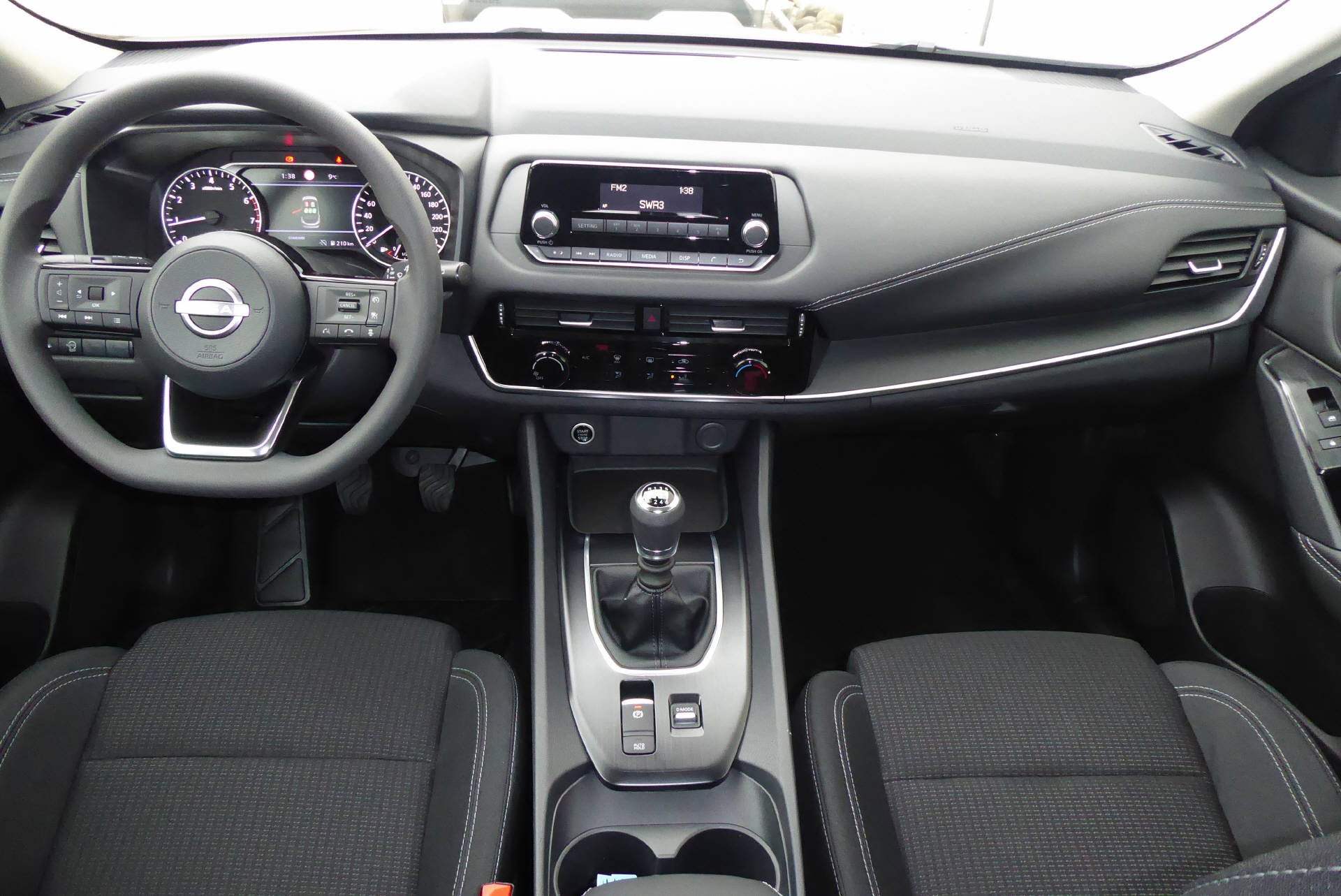 NISSAN Qashqai 1.3 DIG-T MHEV Visia-image-6