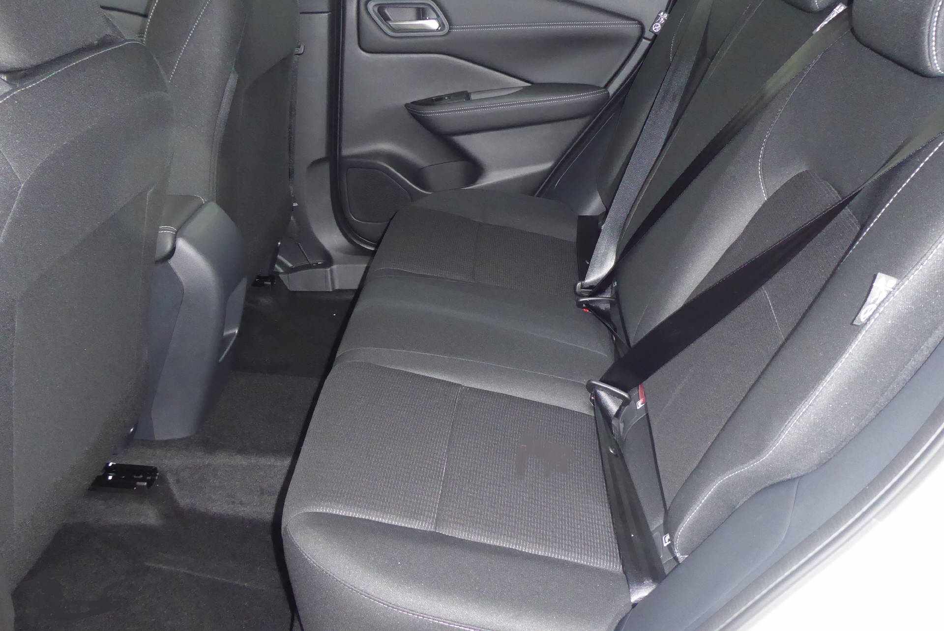 NISSAN Qashqai 1.3 DIG-T MHEV Visia-image-5