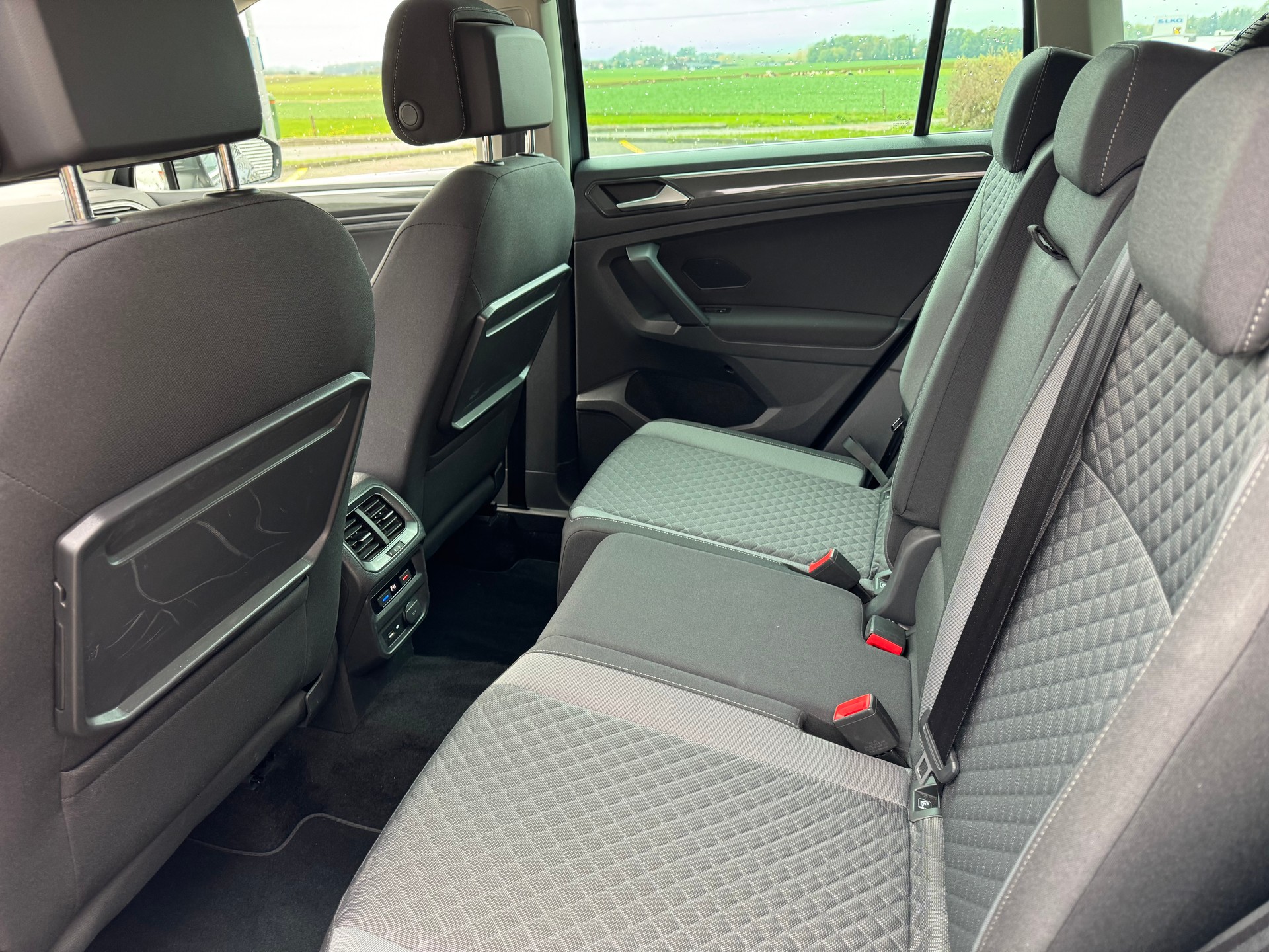 VW Tiguan 2.0 TDI SCR Comfortline 4Motion DSG-image-6