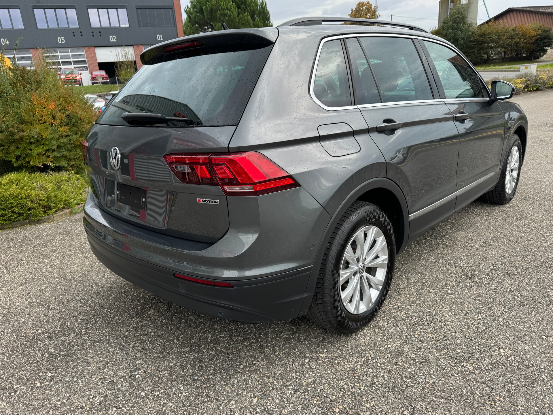 VW Tiguan 2.0 TDI SCR Comfortline 4Motion DSG-image-3