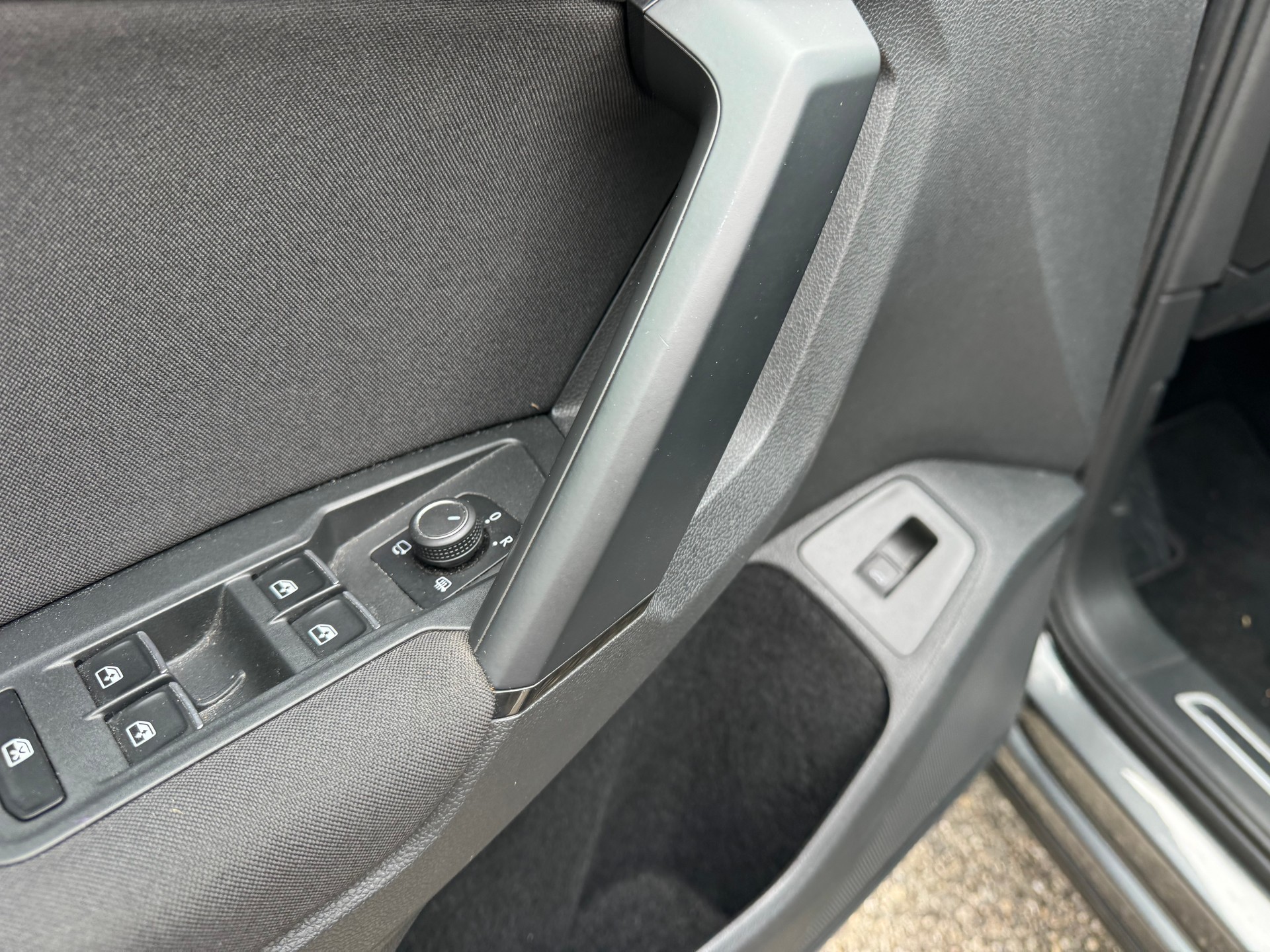VW Tiguan 2.0 TDI SCR Comfortline 4Motion DSG-image-8