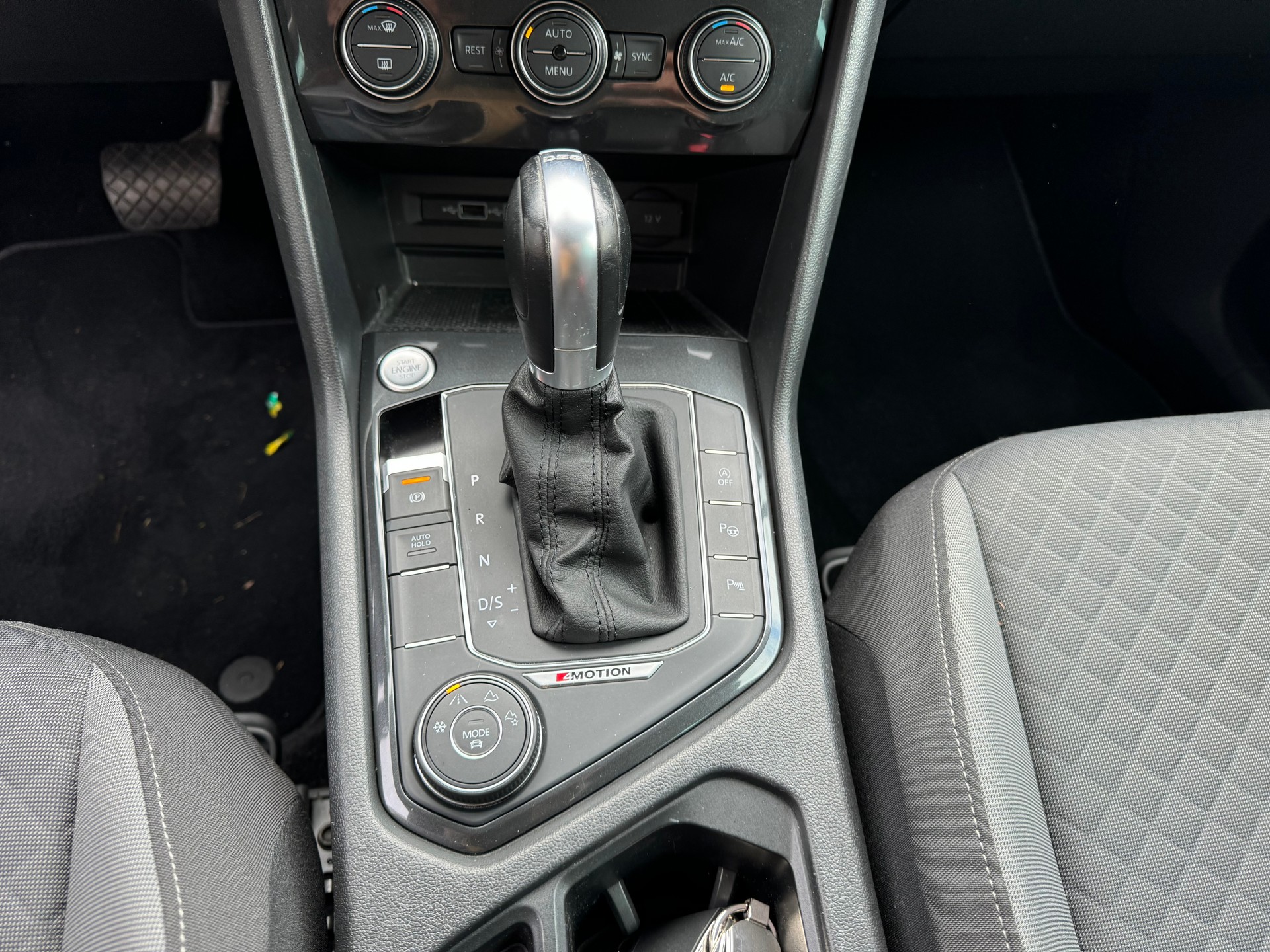 VW Tiguan 2.0 TDI SCR Comfortline 4Motion DSG-image-11