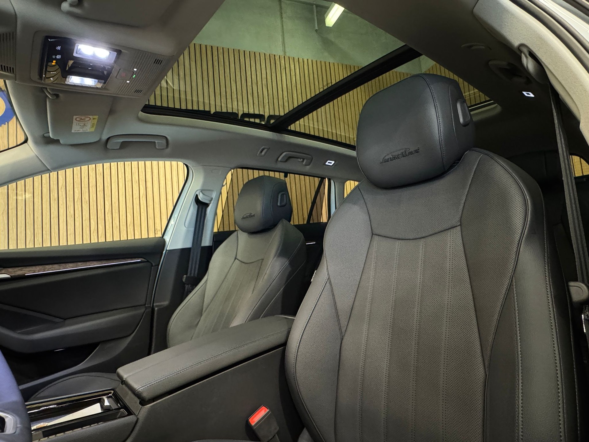 SKODA Superb Combi 1.5 TSI PHEV L&K DSG * 5Jahre Garantie*-image-20