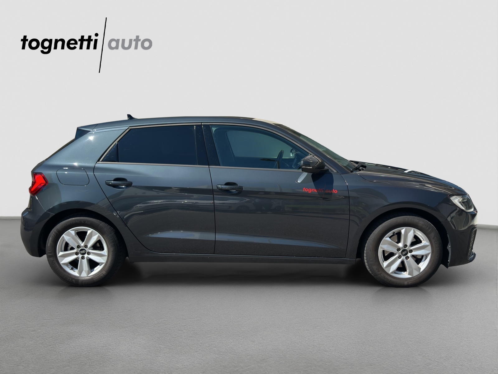 AUDI A1 Sportback 30 TFSI Attraction S-tronic-image-2