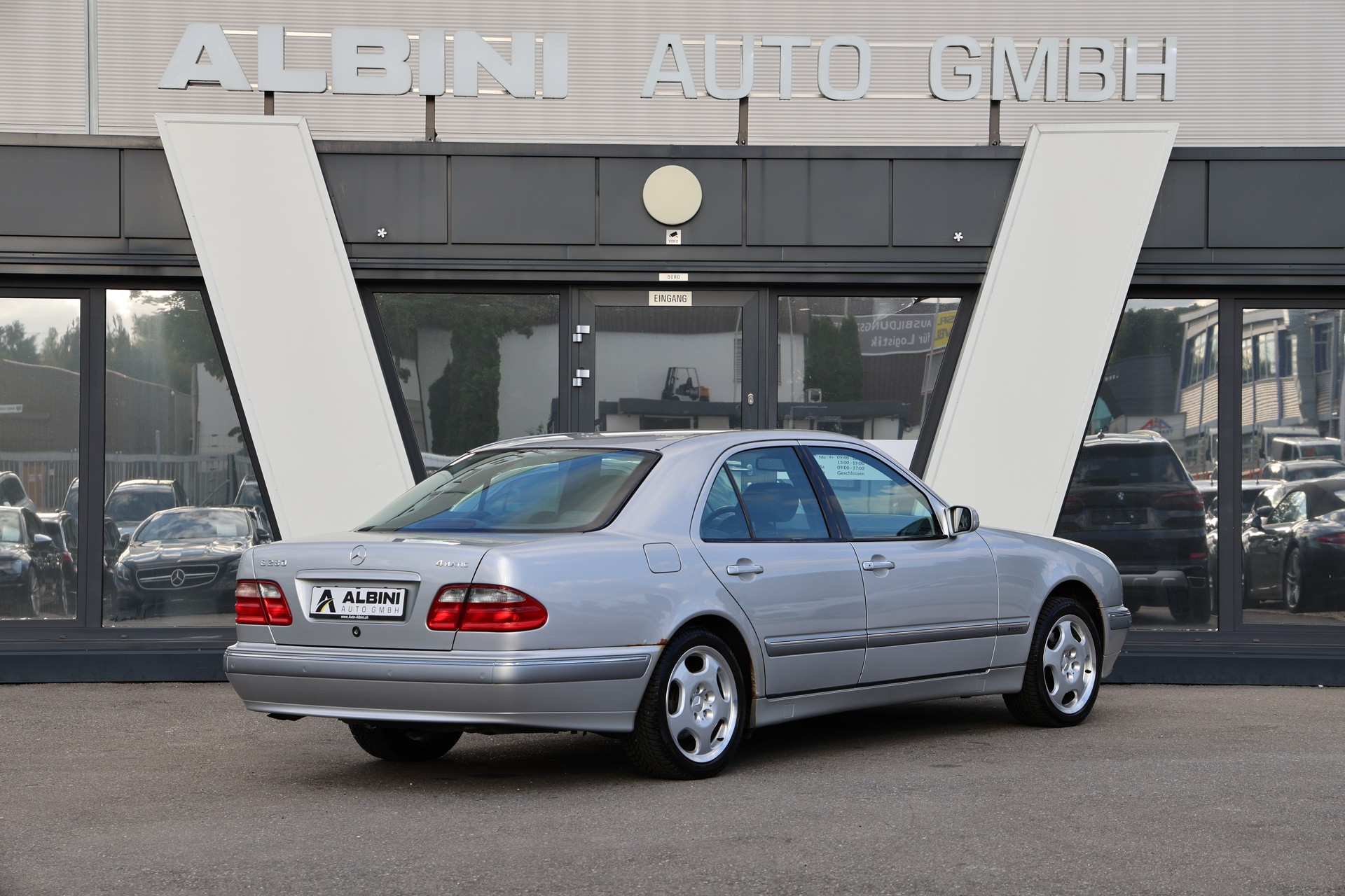 MERCEDES-BENZ E 280 Elégance 4-Matic Automatic-image-2
