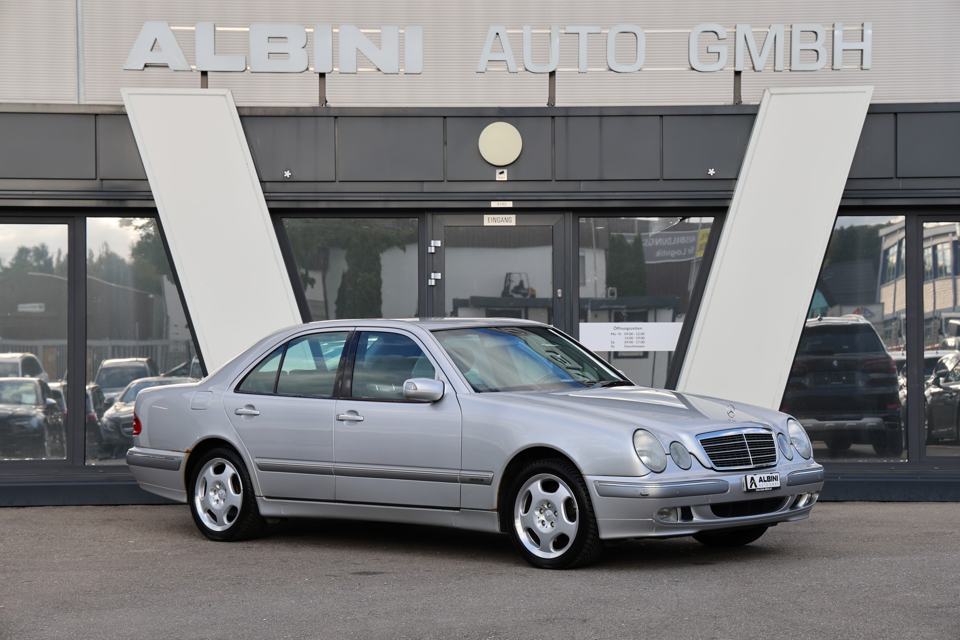 MERCEDES-BENZ E 280 Elégance 4-Matic Automatic-image-1