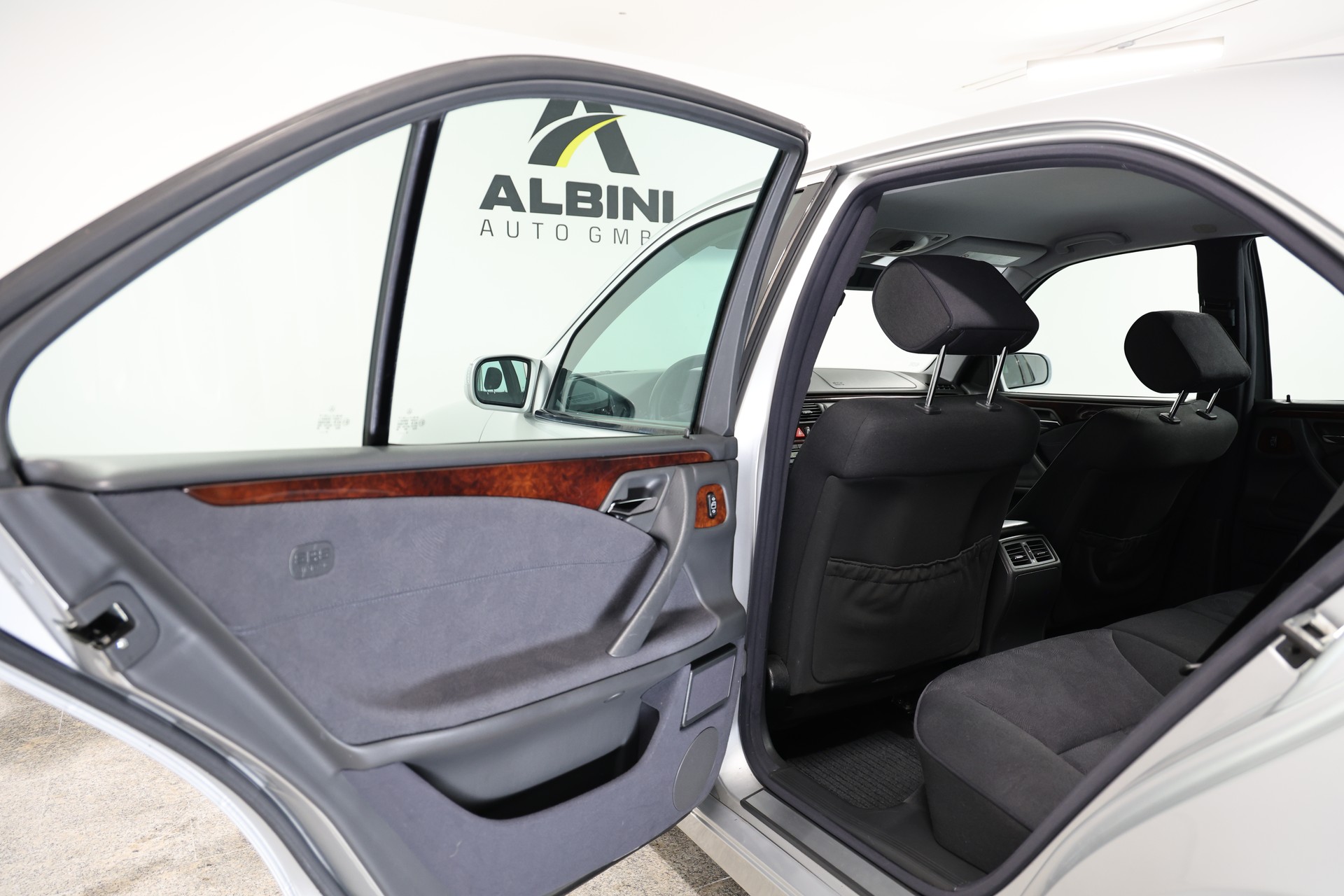 MERCEDES-BENZ E 280 Elégance 4-Matic Automatic-image-13