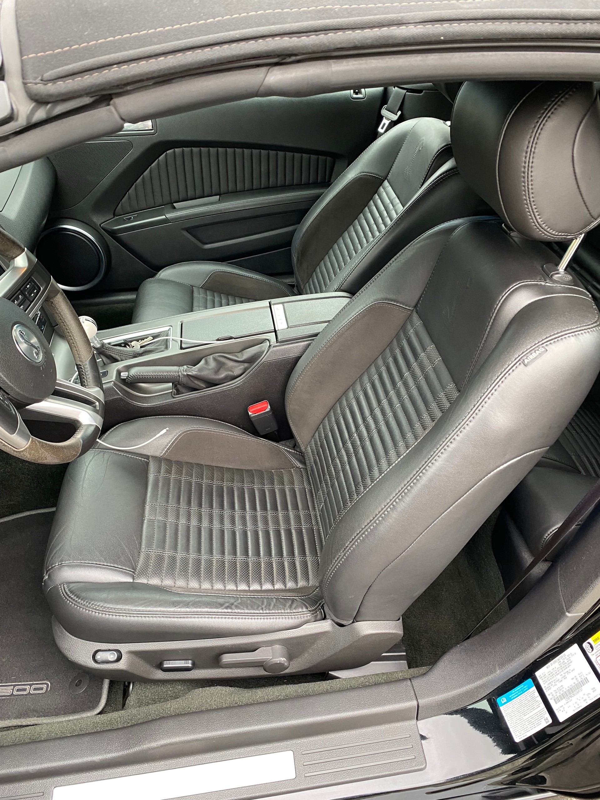 FORD Mustang Shelby GT500-image-2