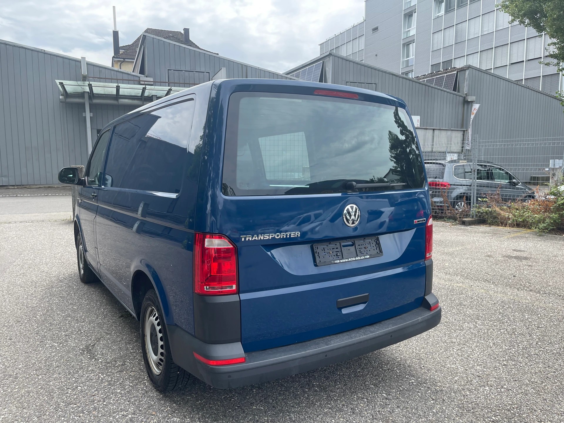 VW T6 2.0 TDI 4Motion * 02x Sitze * Gr. Navigation * Klimaanlage ** PDC H ** Frisch Ab MFK-image-9