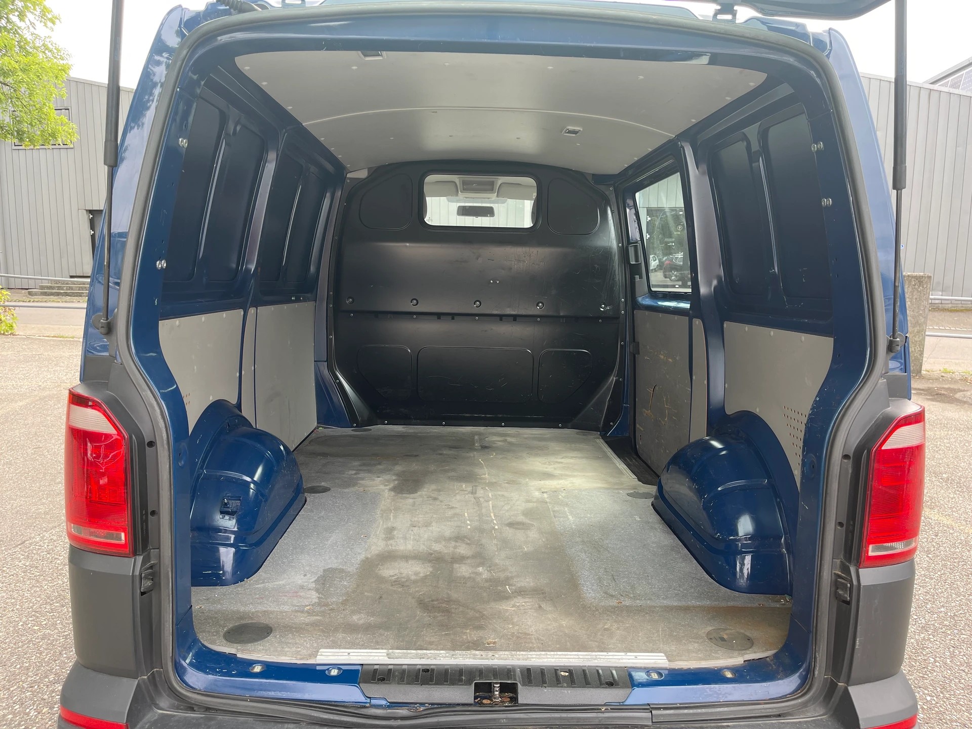 VW T6 2.0 TDI 4Motion * 02x Sitze * Gr. Navigation * Klimaanlage ** PDC H ** Frisch Ab MFK-image-12