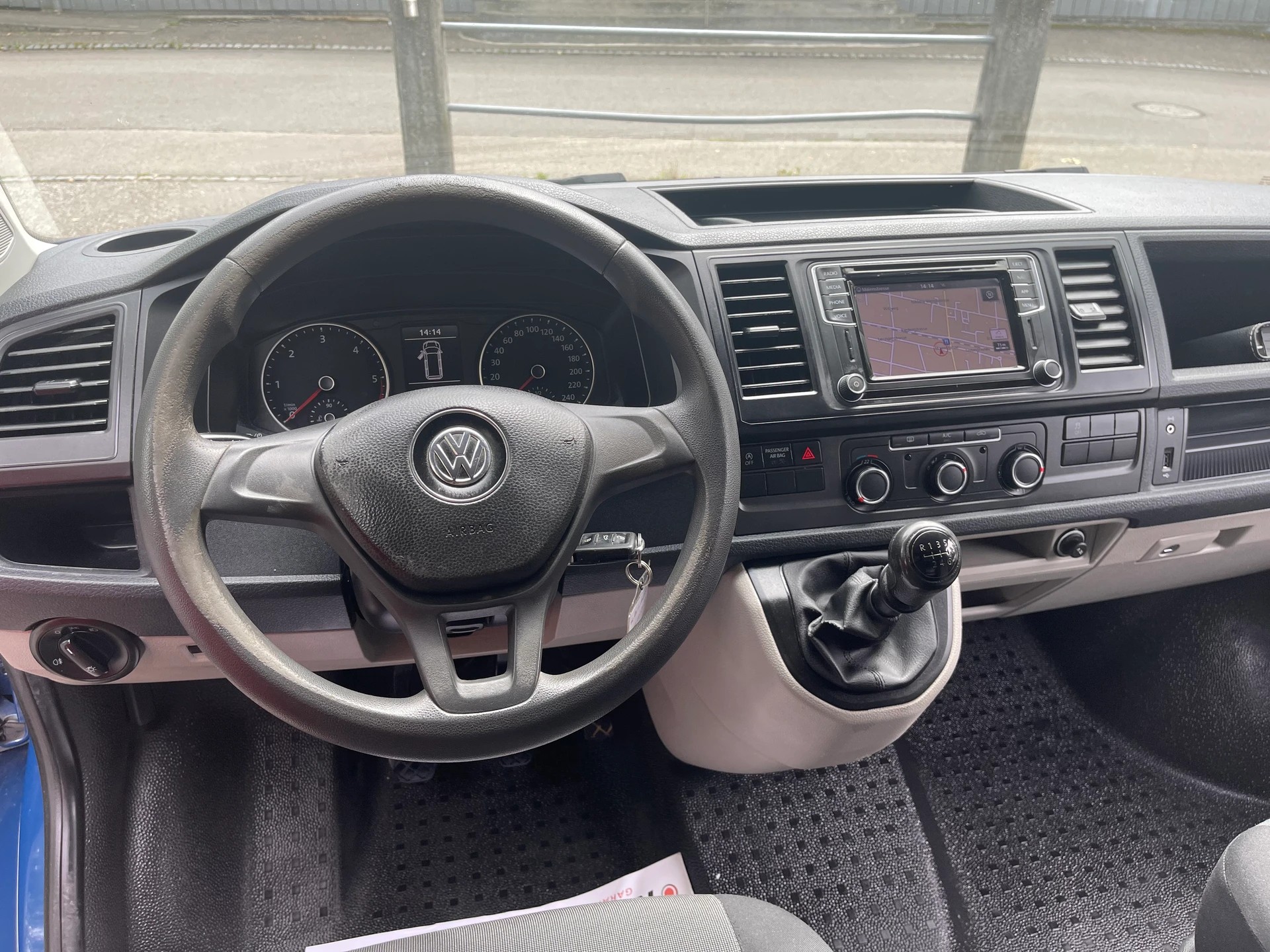 VW T6 2.0 TDI 4Motion * 02x Sitze * Gr. Navigation * Klimaanlage ** PDC H ** Frisch Ab MFK-image-2