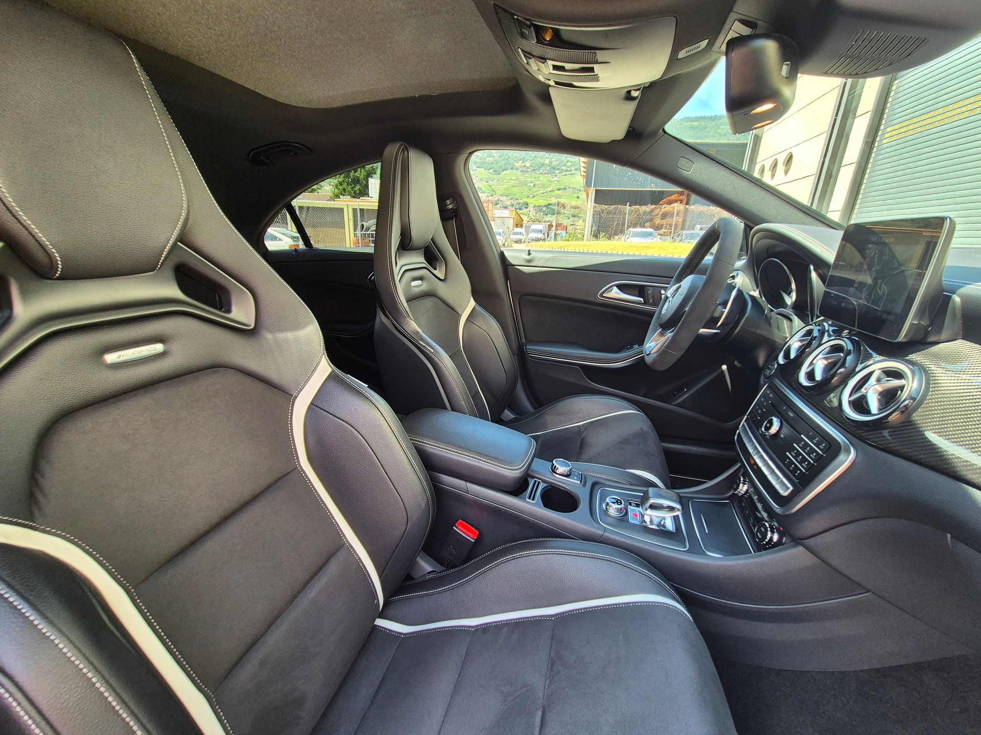 MERCEDES-BENZ CLA 45 AMG 4Matic Speedshift-image-7