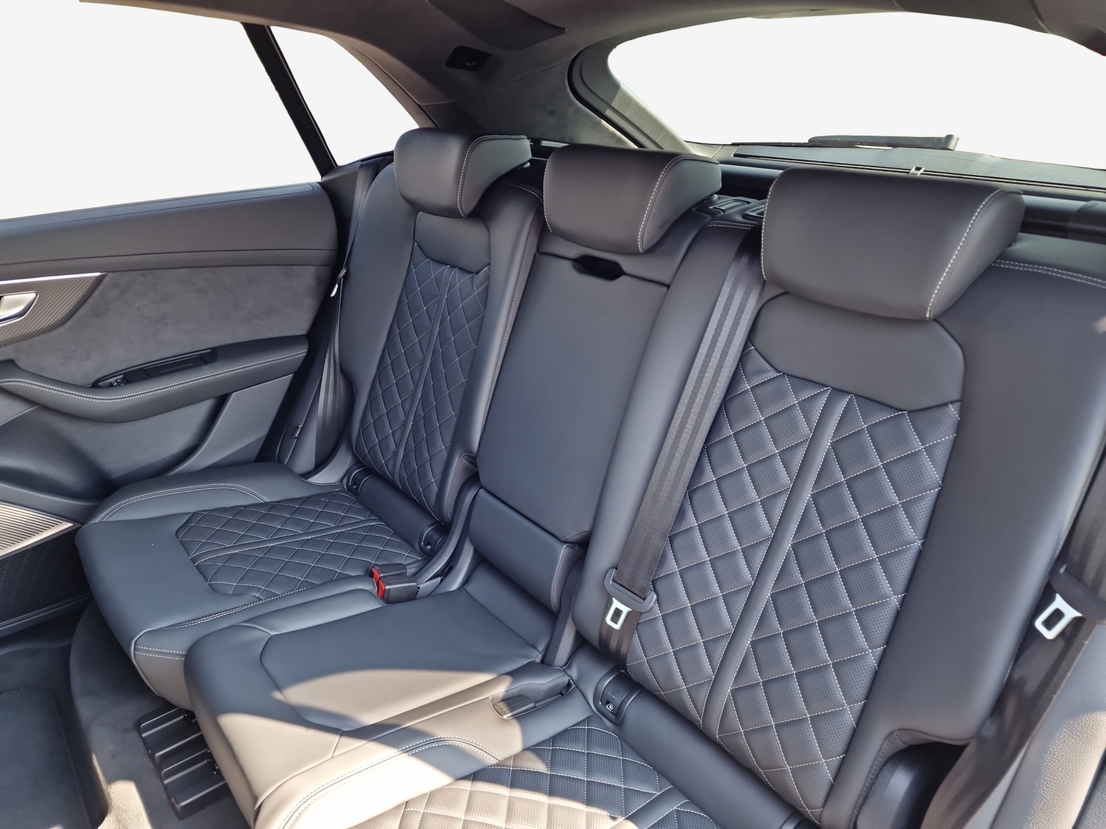 AUDI SQ8 SUV TFSI quattro tiptronic-image-11