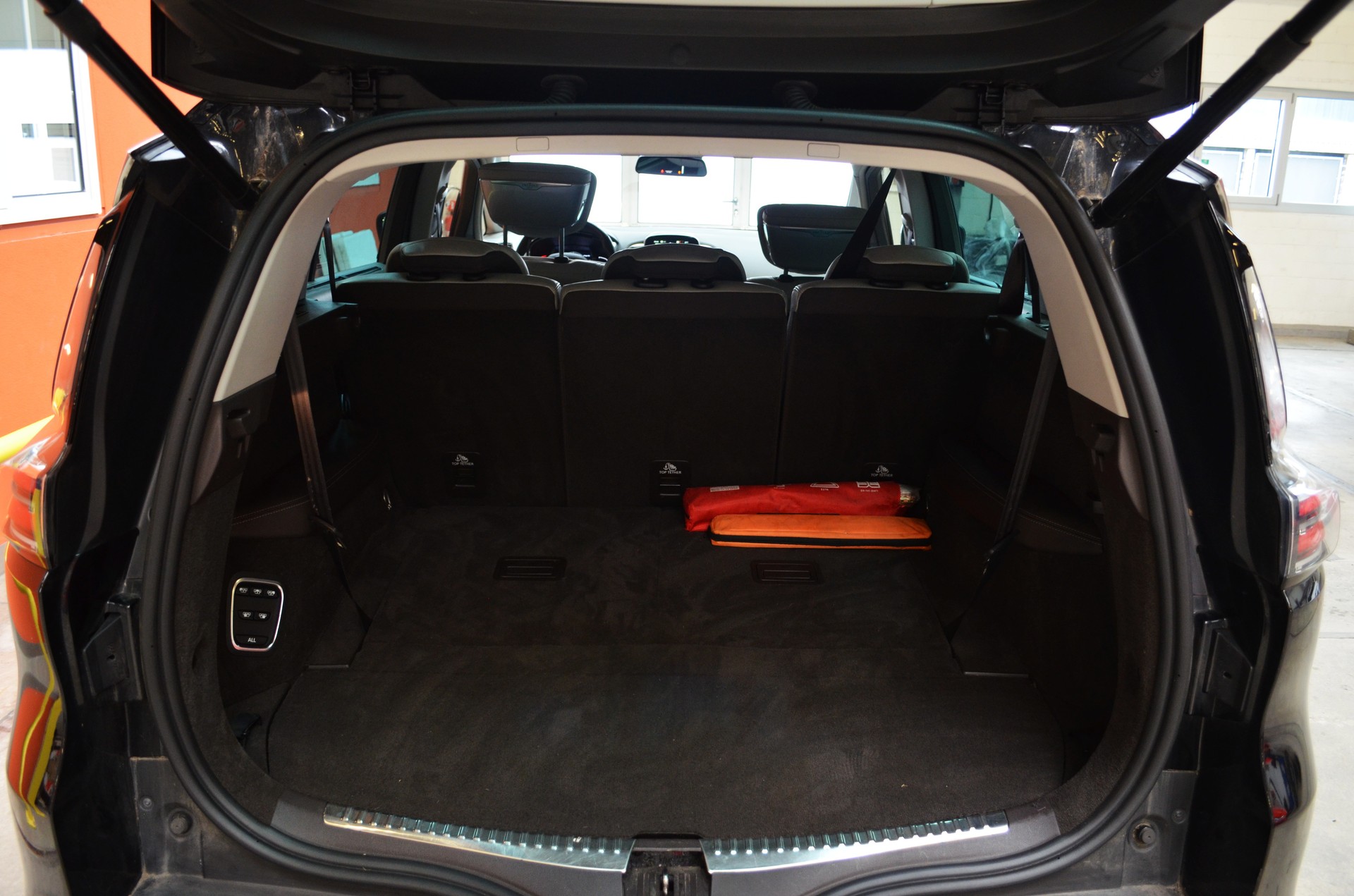 RENAULT Espace 2.0 dCi Initiale EDC-image-10