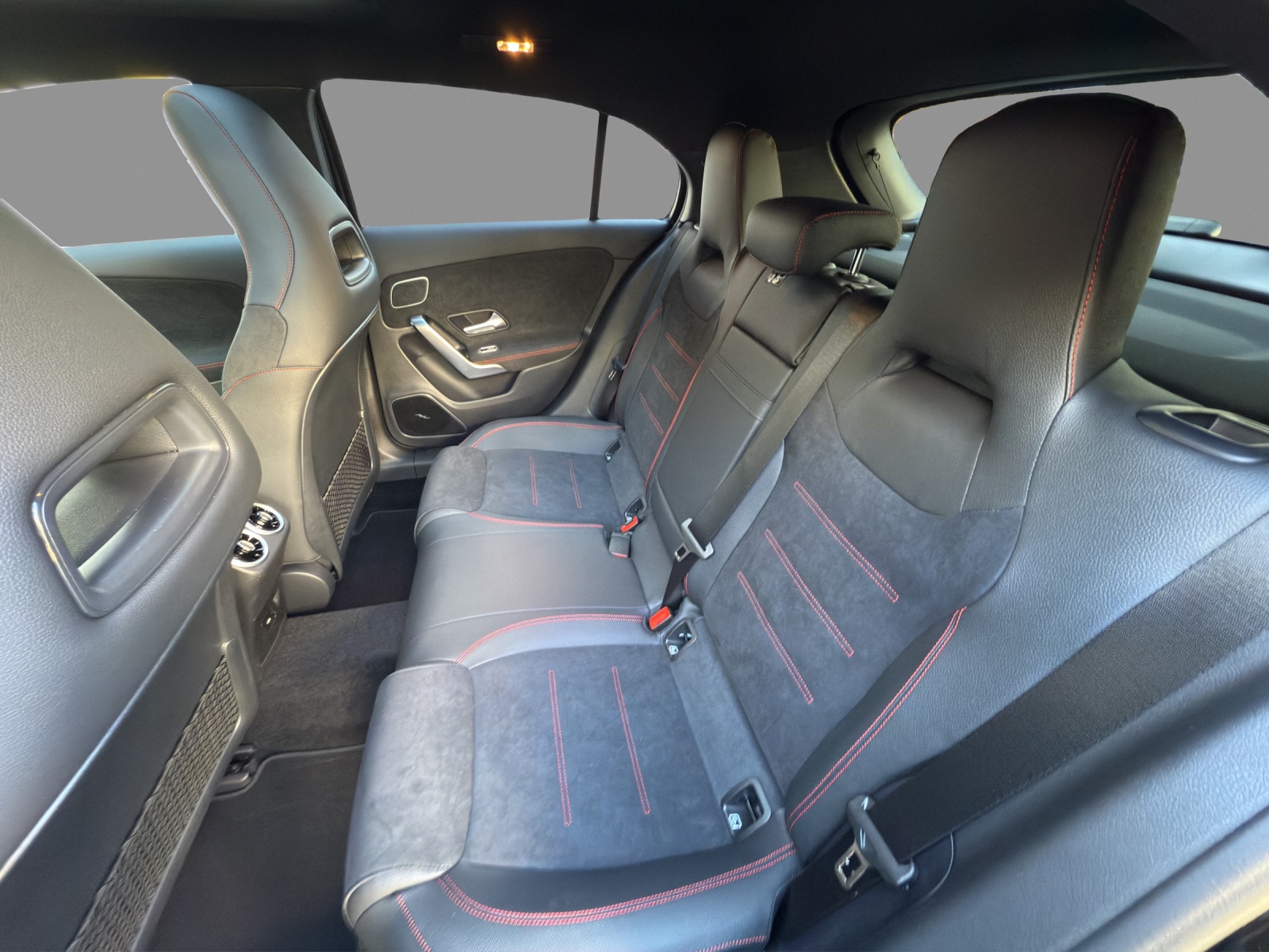 MERCEDES-BENZ A 250 e EQ Star 8G-DCT-image-10