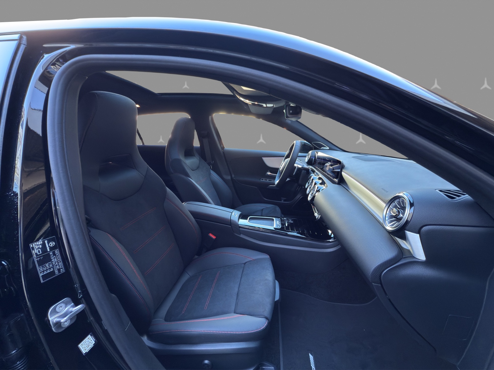 MERCEDES-BENZ A 250 e EQ Star 8G-DCT-image-11