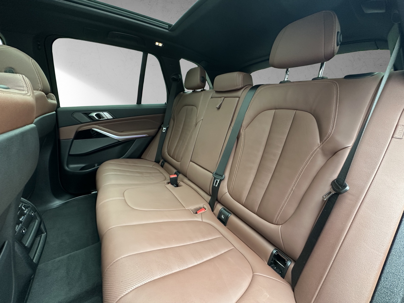 BMW X5 xDrive M50i Steptronic-image-16