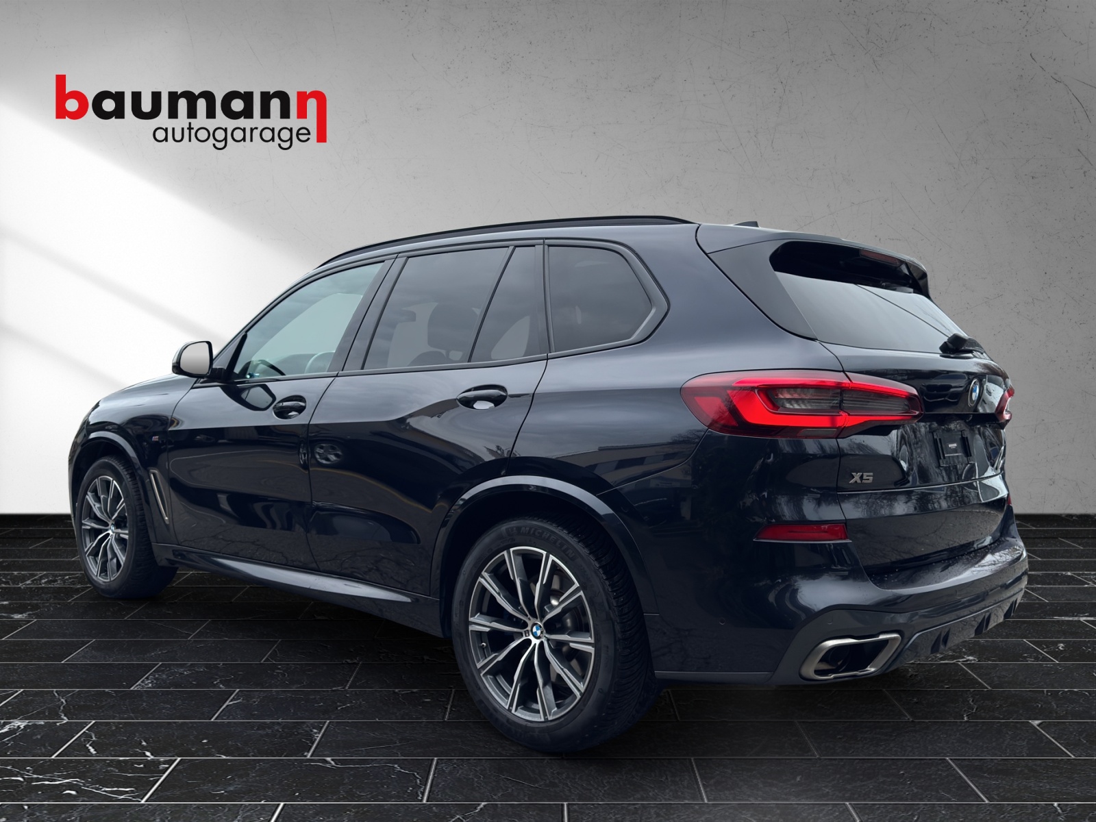 BMW X5 xDrive M50i Steptronic-image-4