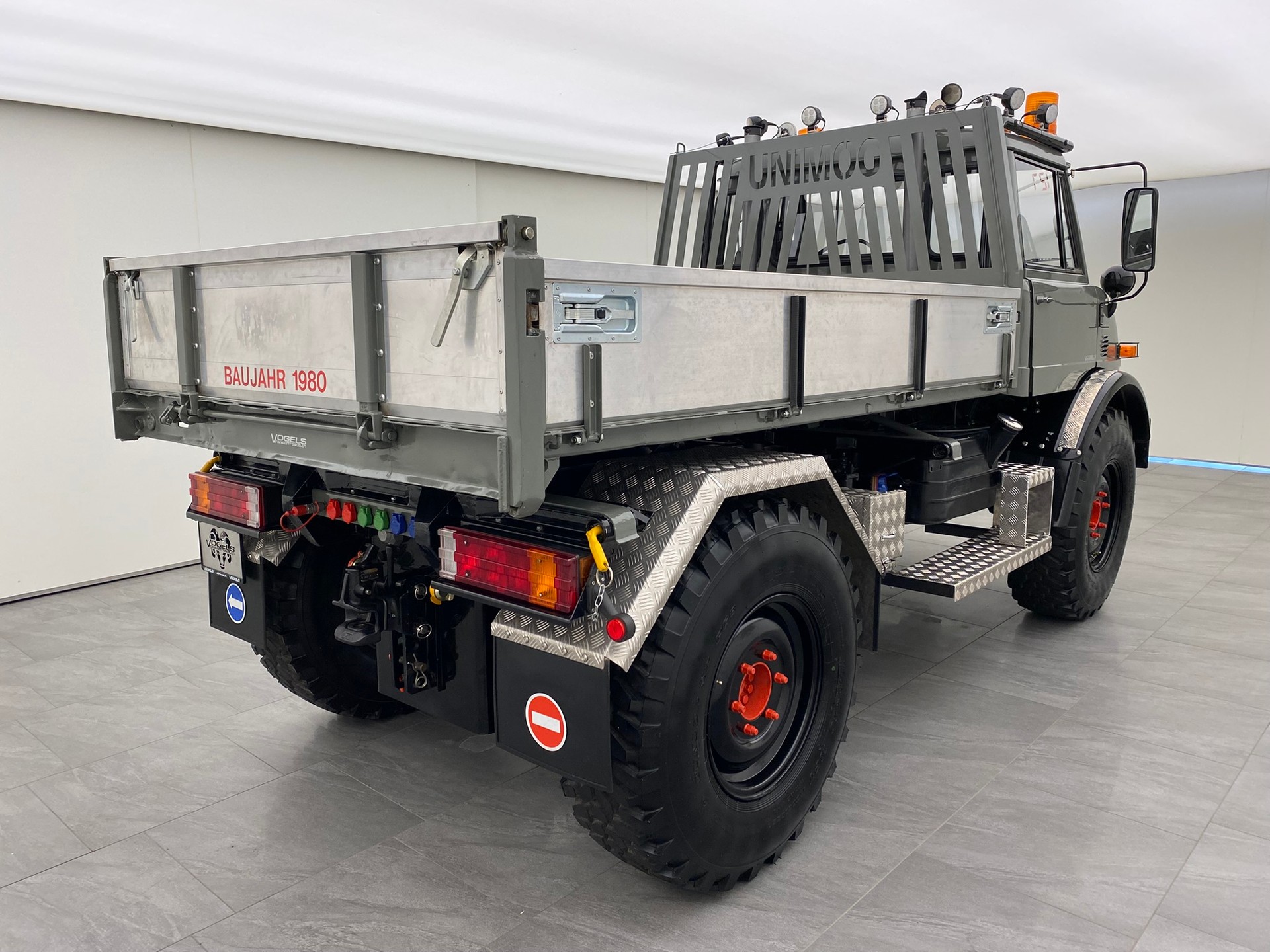 UNIMOG U 1100 BZW U 1100L-showroom-element-3