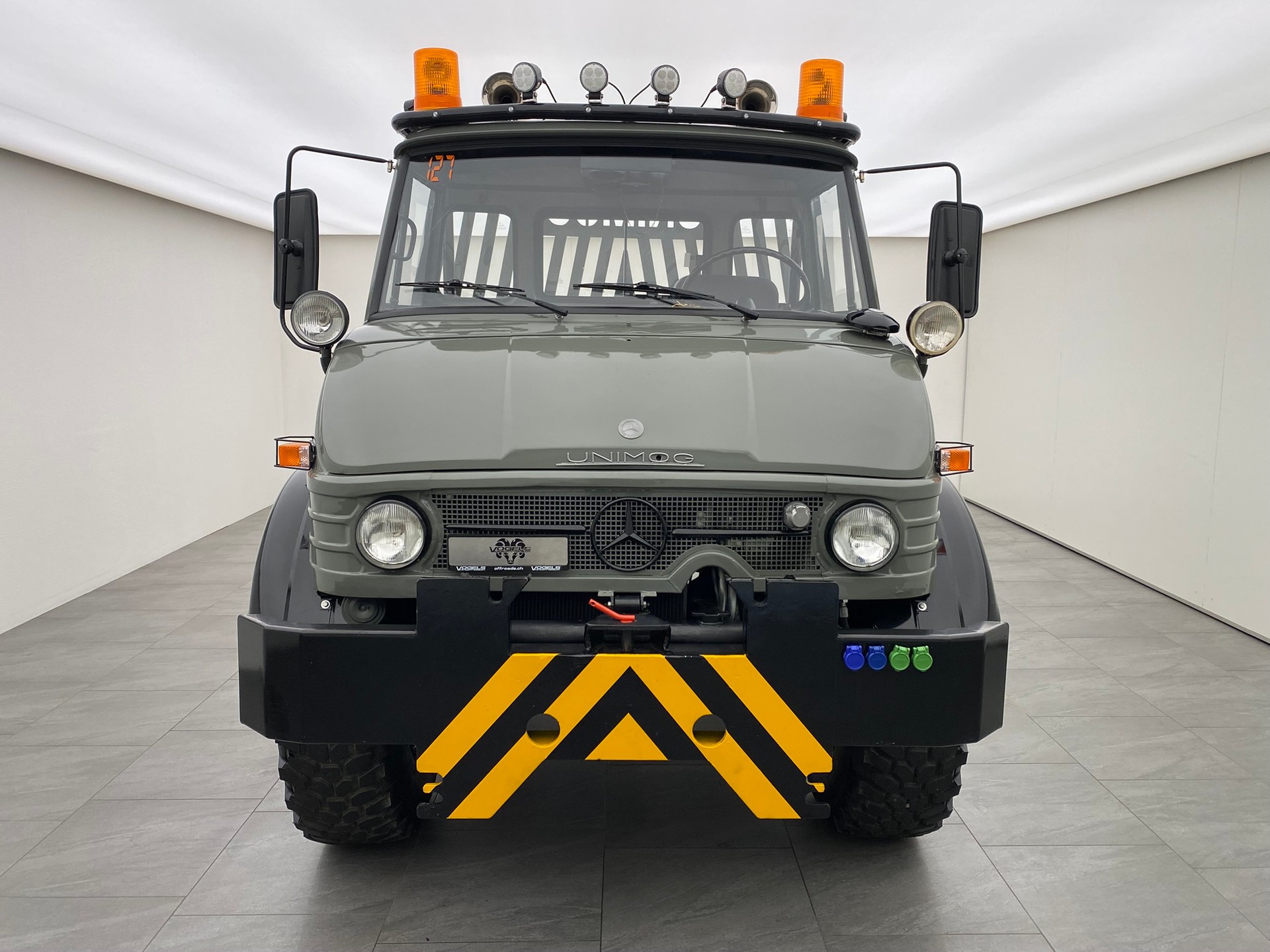 UNIMOG U 1100 BZW U 1100L-showroom-element-1