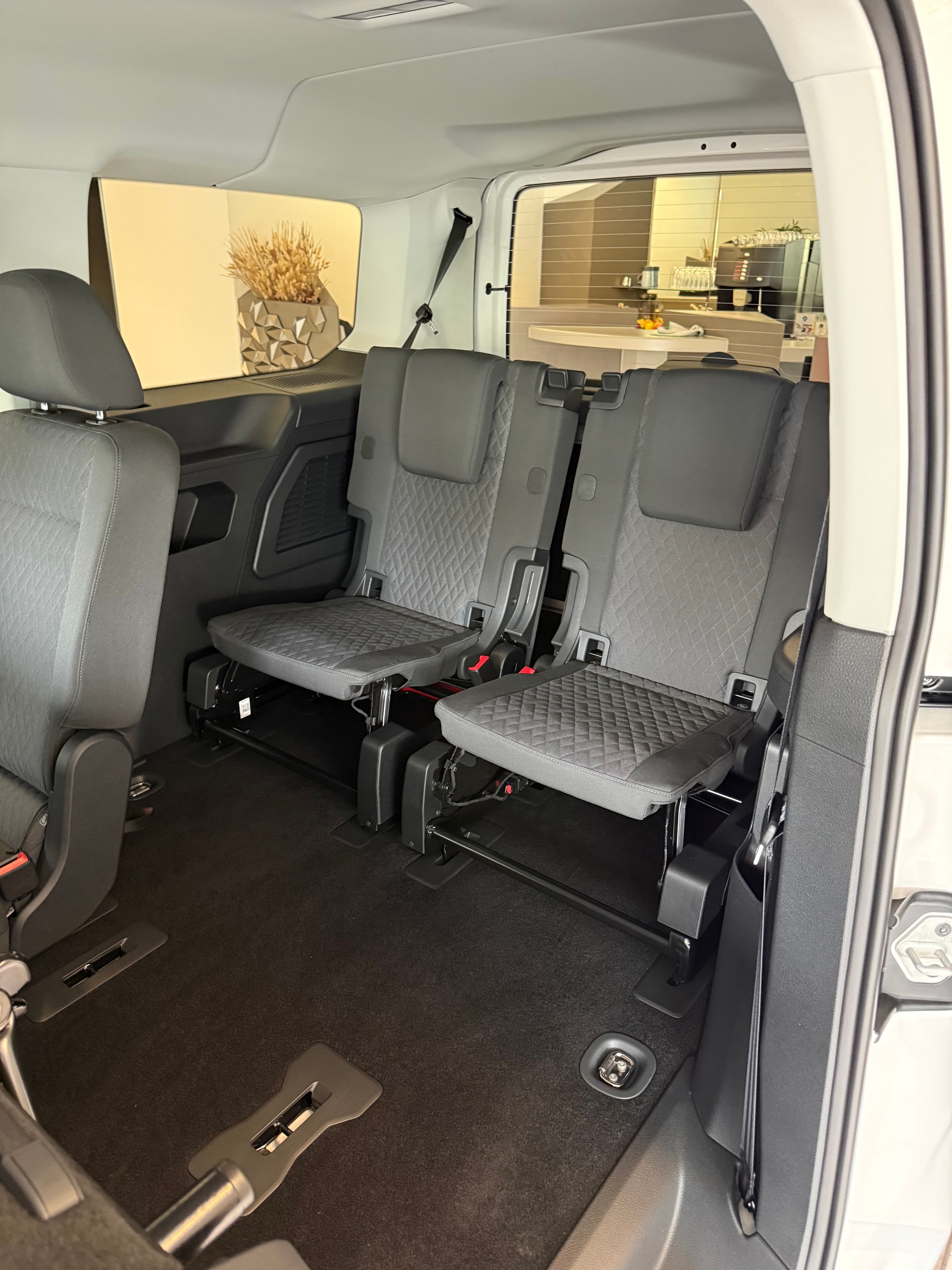 VW Caddy Maxi 1.5 TSI Plug in Hybrid DSG EDITION-image-7