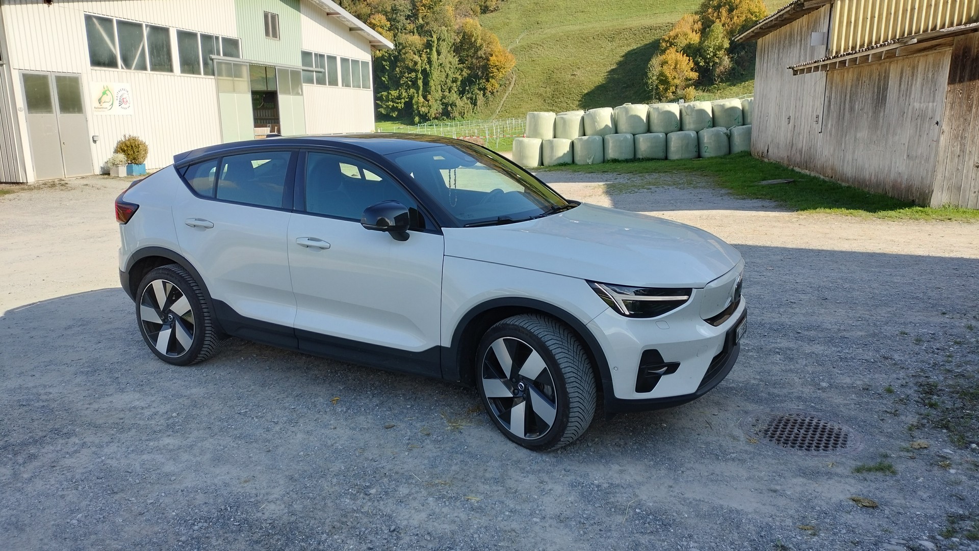 VOLVO C40 Recharge P8 Twin AWD Panoramadach PPlus **Gratis-Service 10 Jahre/ 150'000 km, Garantie Batterie 8 Jahre 160'000 km