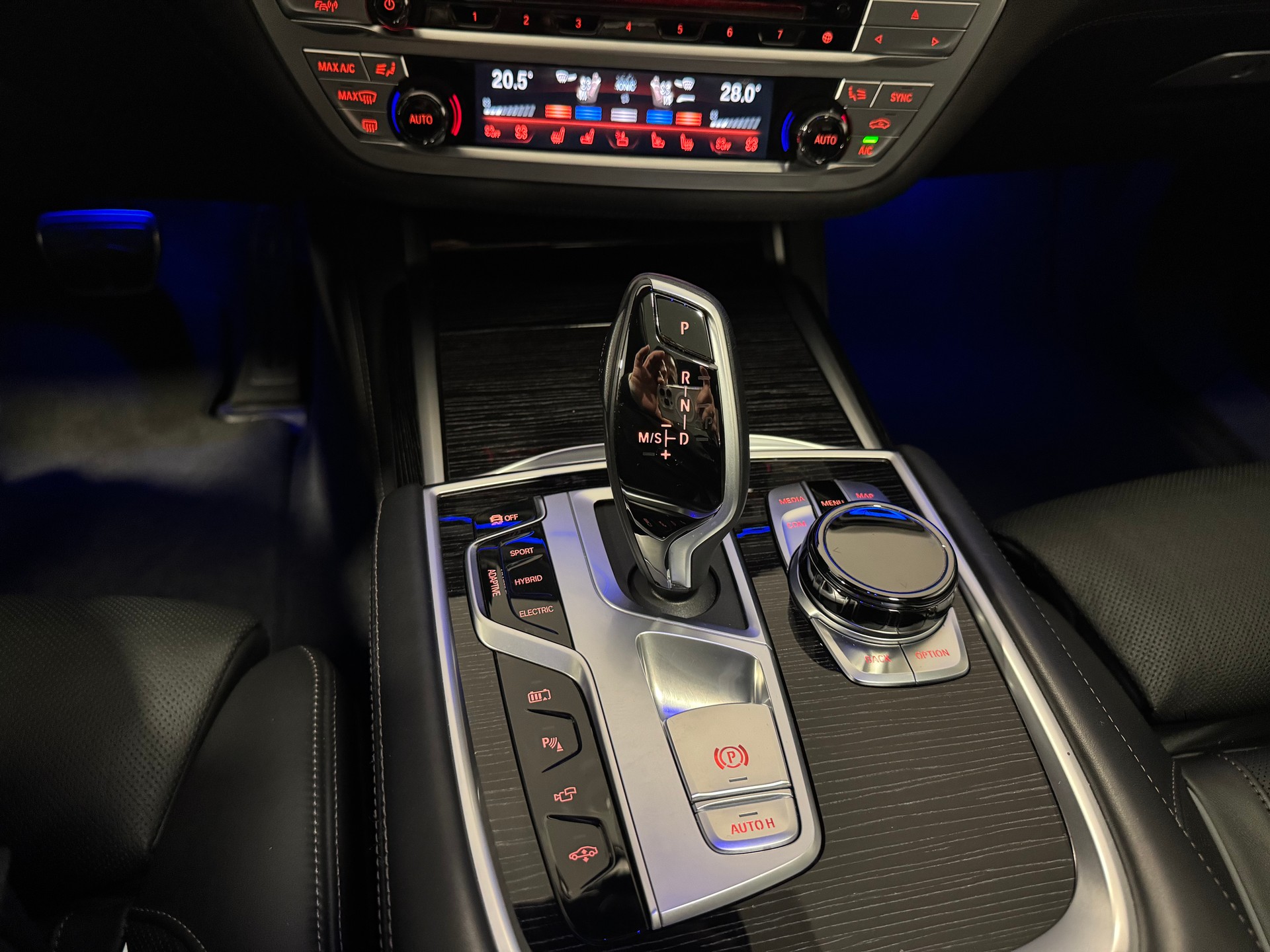 BMW 745Le xDrive M Sport Steptronic-image-15