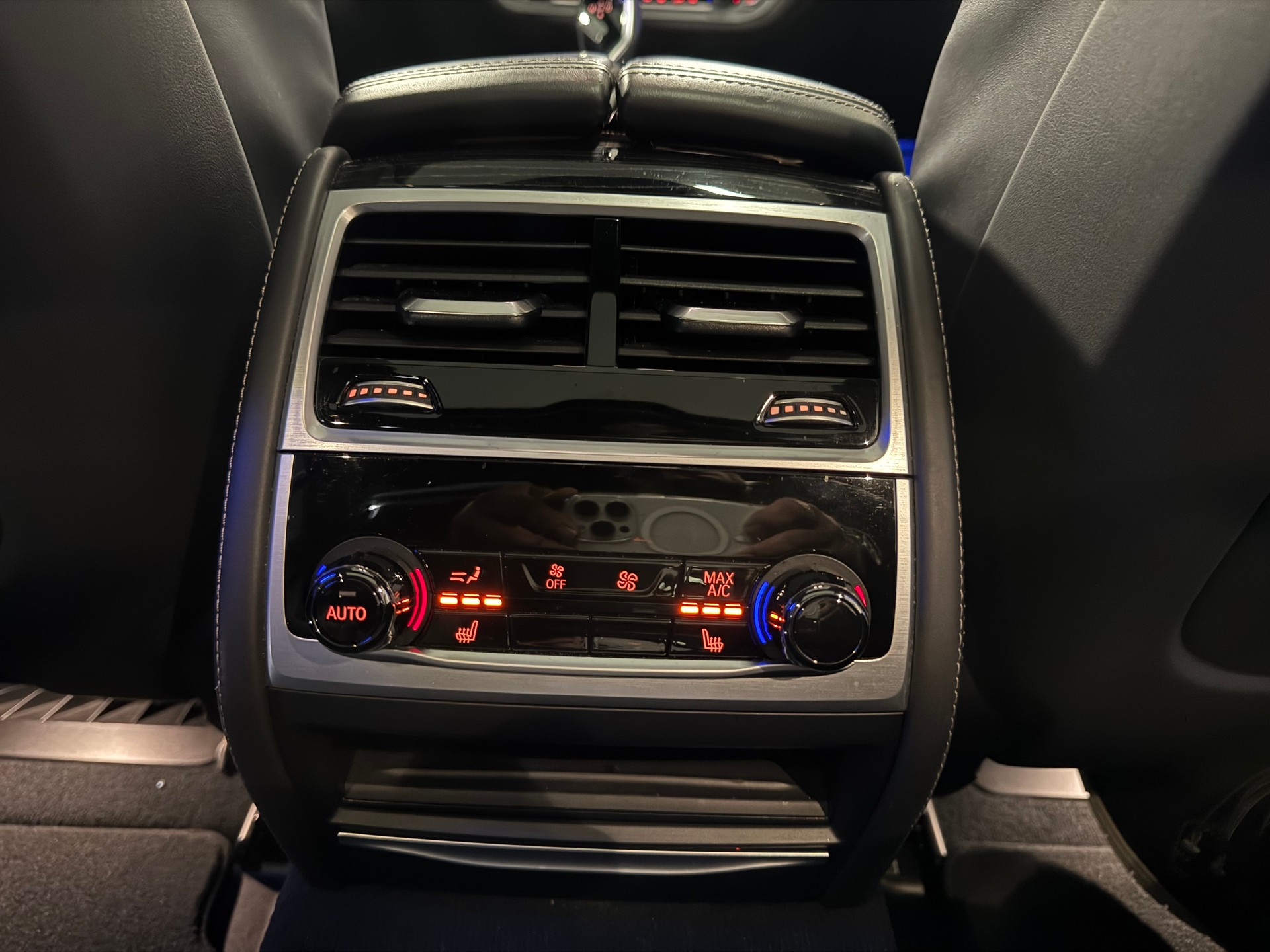 BMW 745Le xDrive M Sport Steptronic-image-24