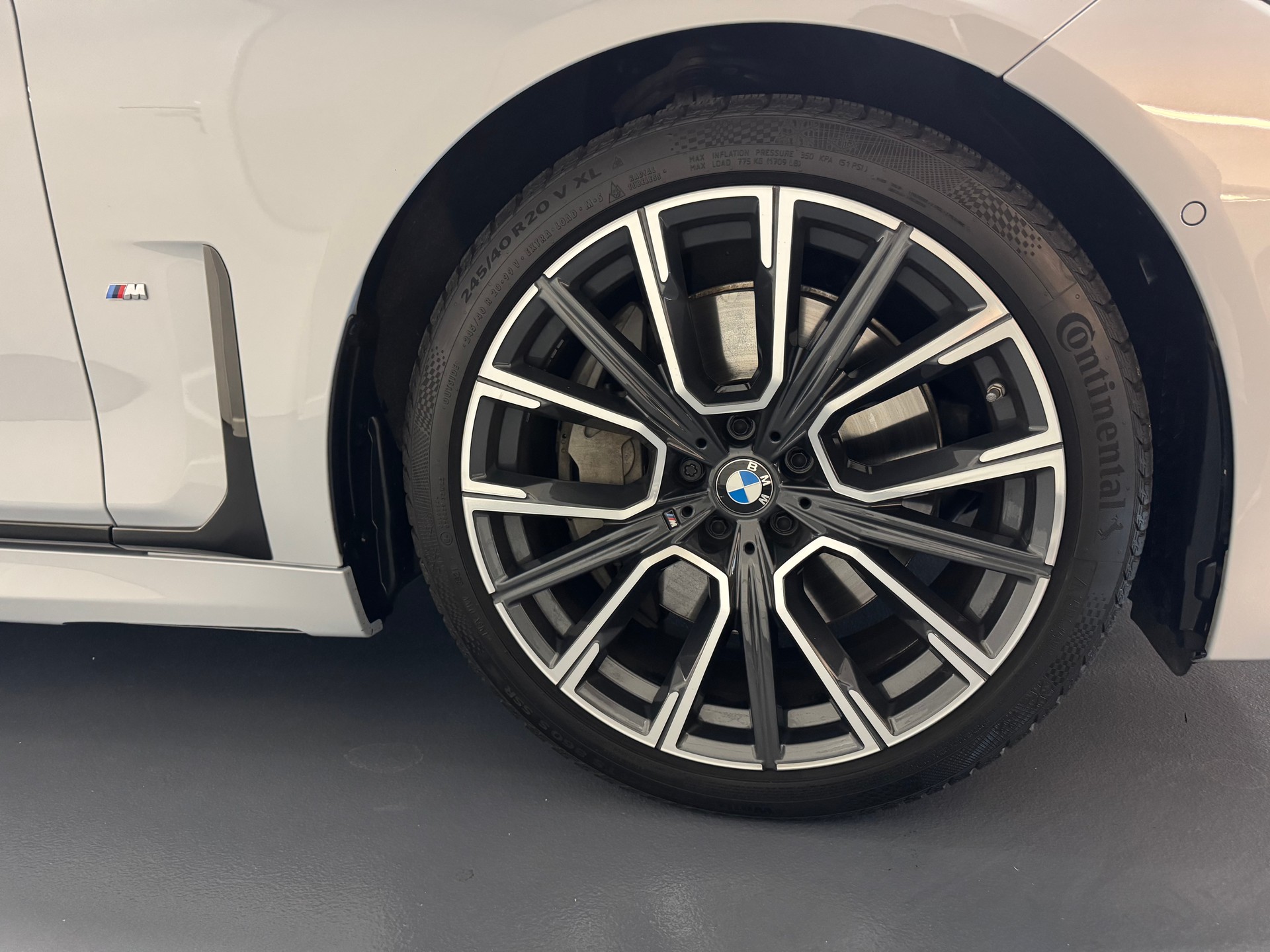 BMW 745Le xDrive M Sport Steptronic-image-10