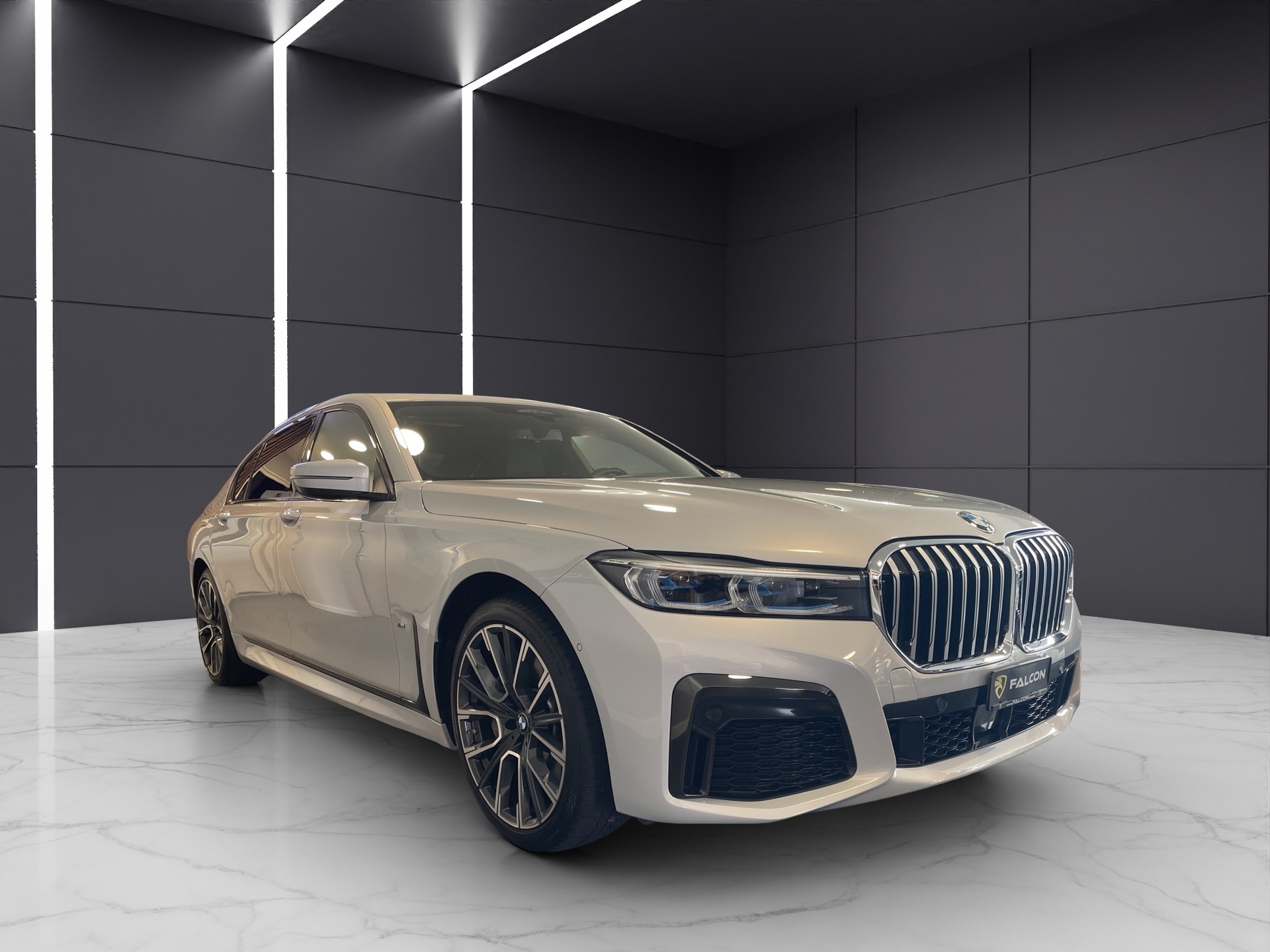 BMW 745Le xDrive M Sport Steptronic-showroom-element-1
