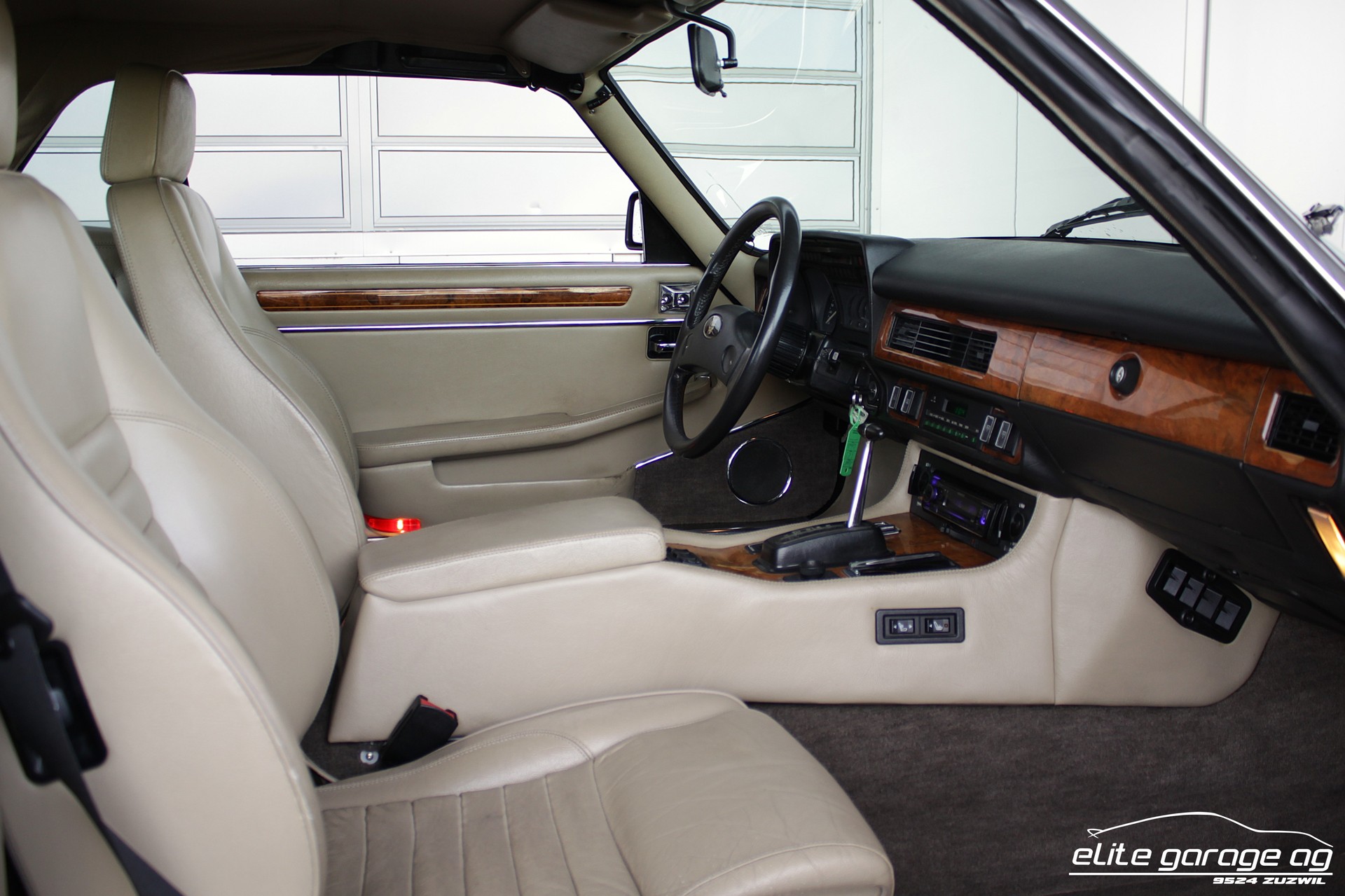 JAGUAR XJS 5.3 V12 Convertible VETERANENGEPRÜFT-image-15