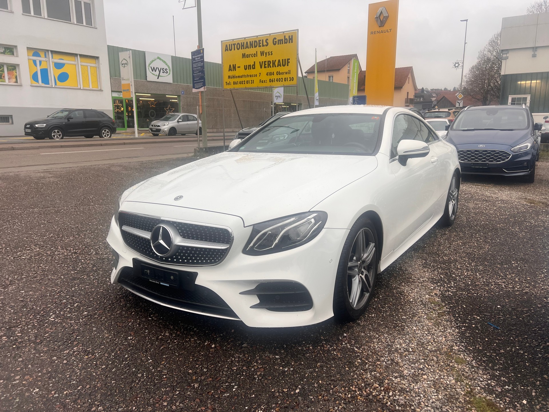 MERCEDES-BENZ E 300 Coupé AMG Line 9G-Tronic-image-2