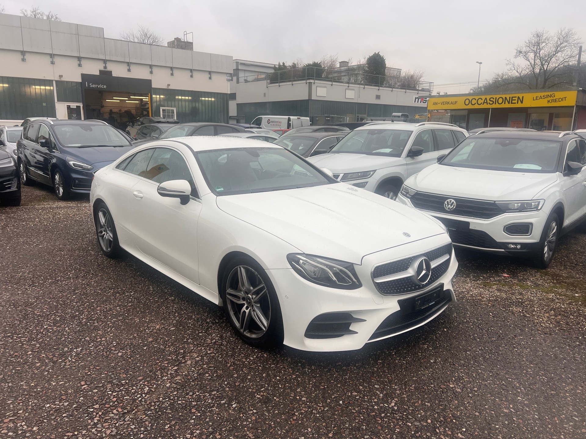 MERCEDES-BENZ E 300 Coupé AMG Line 9G-Tronic-image-1