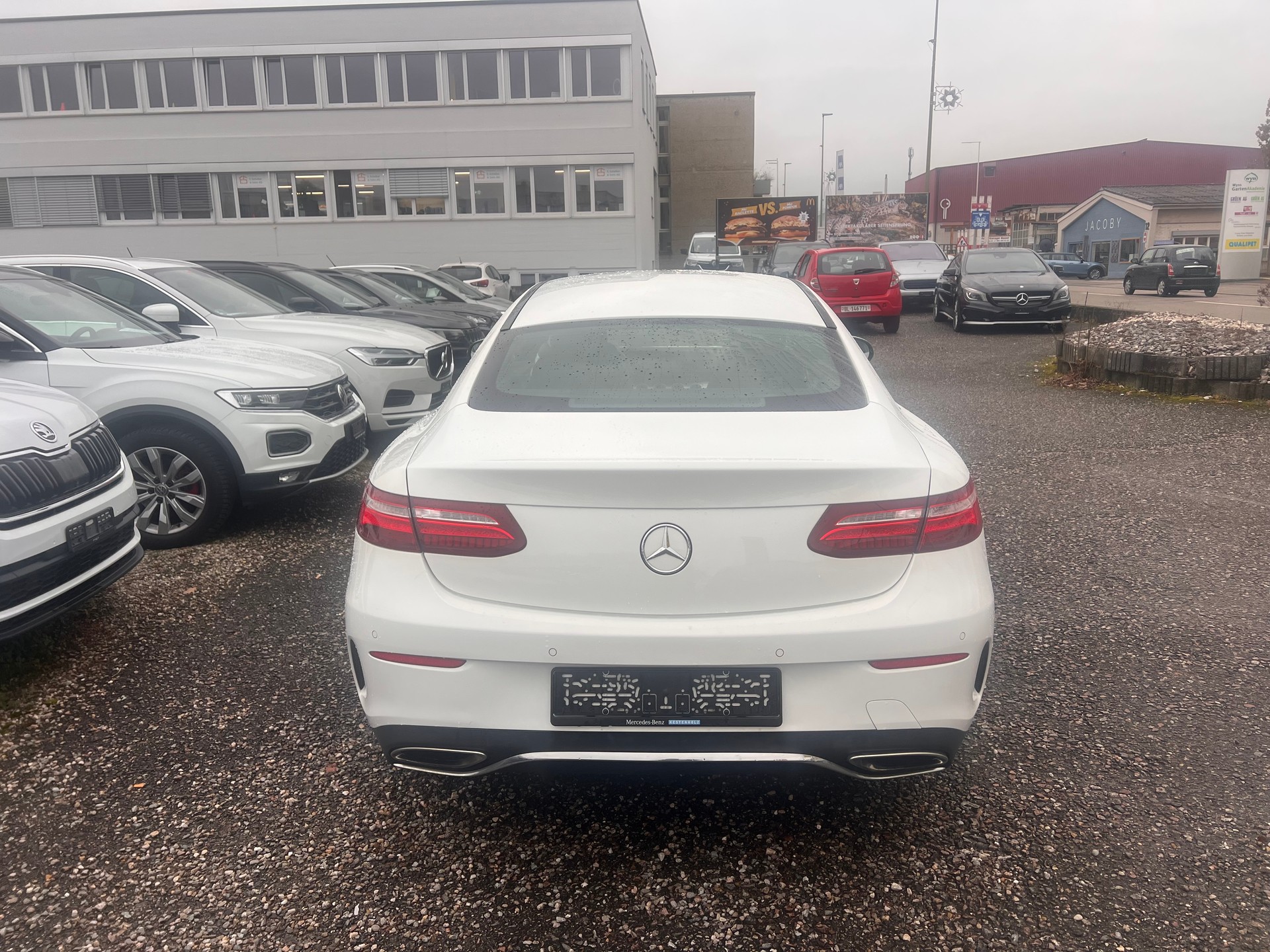 MERCEDES-BENZ E 300 Coupé AMG Line 9G-Tronic-image-3