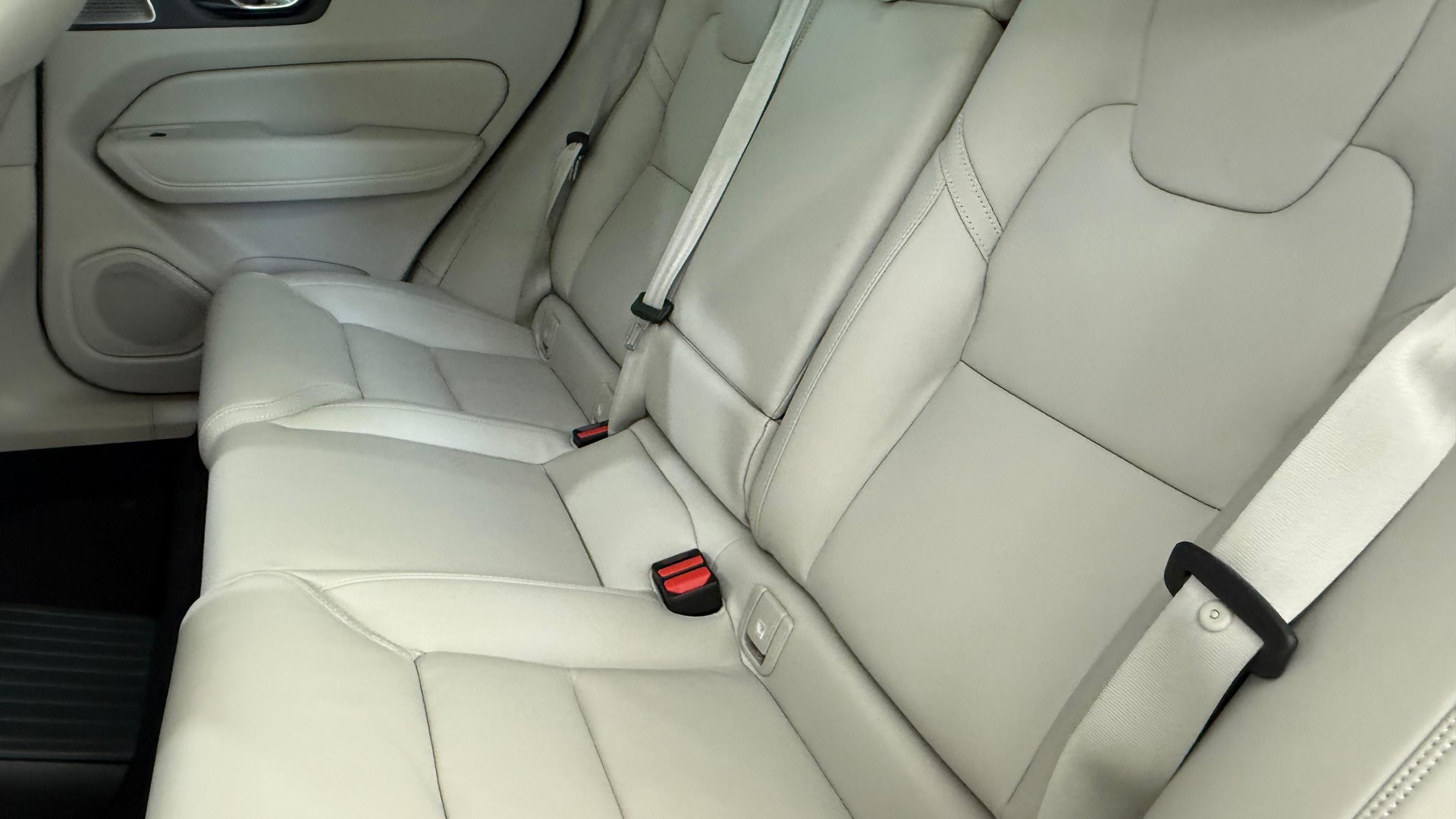 VOLVO XC60 2.0 T6 TE Ultra Bright eA-image-5