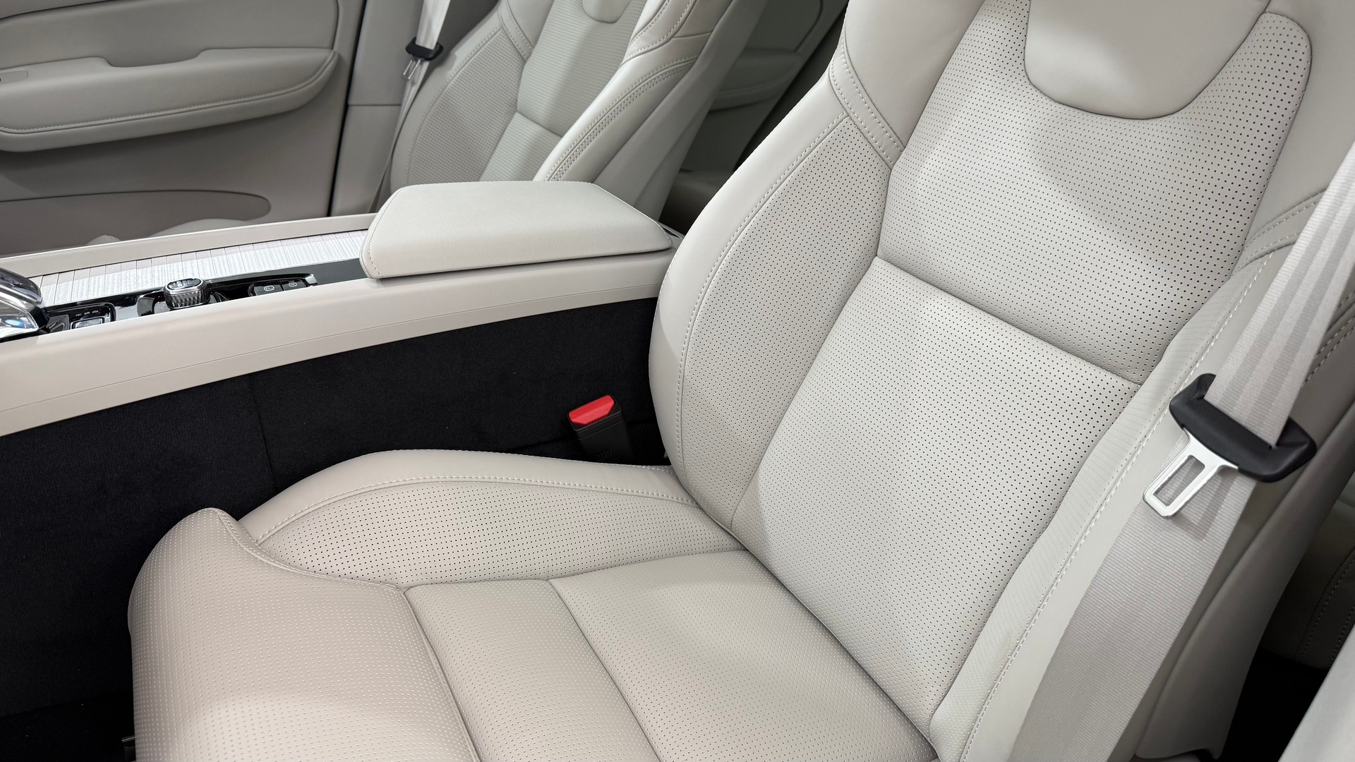 VOLVO XC60 2.0 T6 TE Ultra Bright eA-image-13