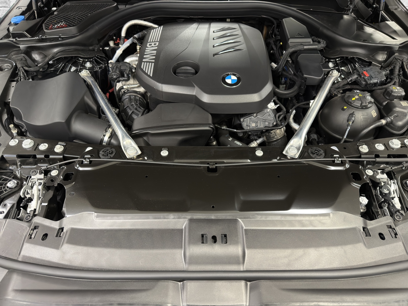 BMW 520d xDr 48V Tour M Sport-image-23