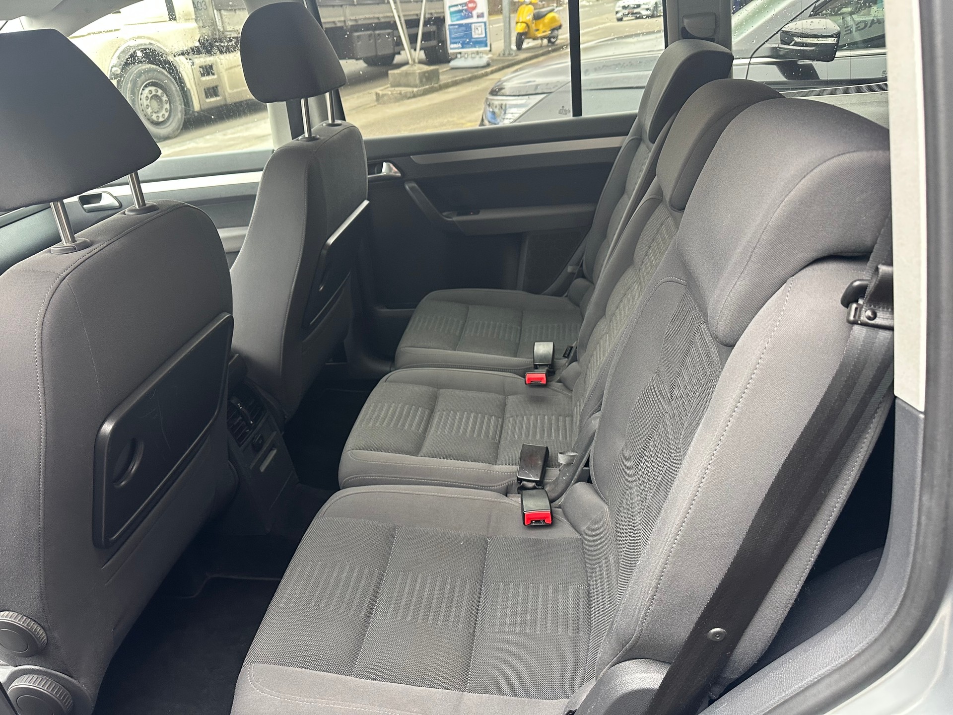 VW Touran 1.4 TSI Highline DSG-image-4