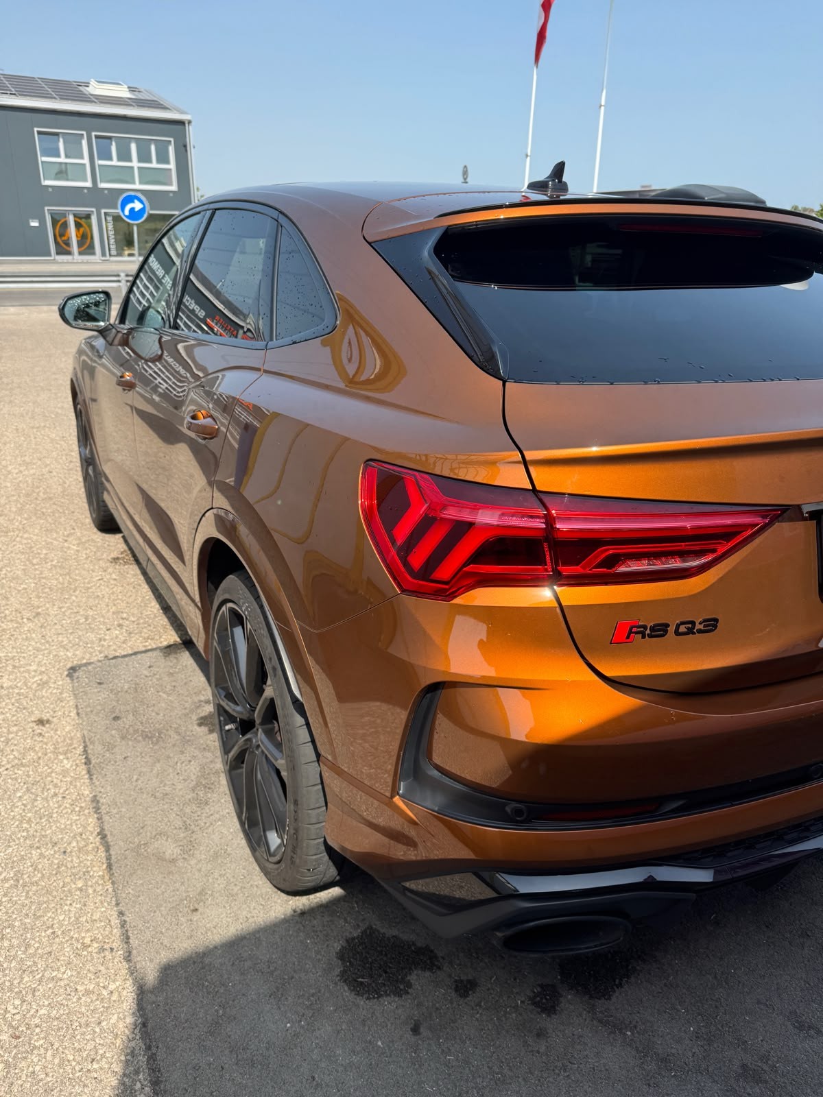 AUDI RS Q3 Sportback quattro S tronic-image-4