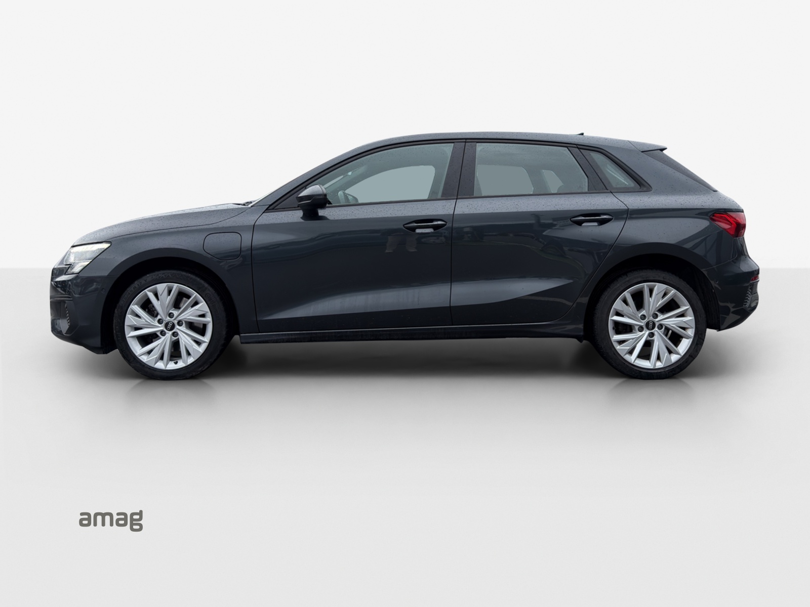 AUDI A3 Sportback 40 TFSI e Attraction S-tronic-image-1