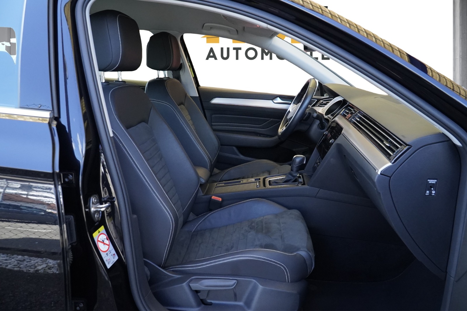 VW Passat 2.0 TDI BMT Elegance DSG *CH Fahrzeug & 190 PS*-image-11