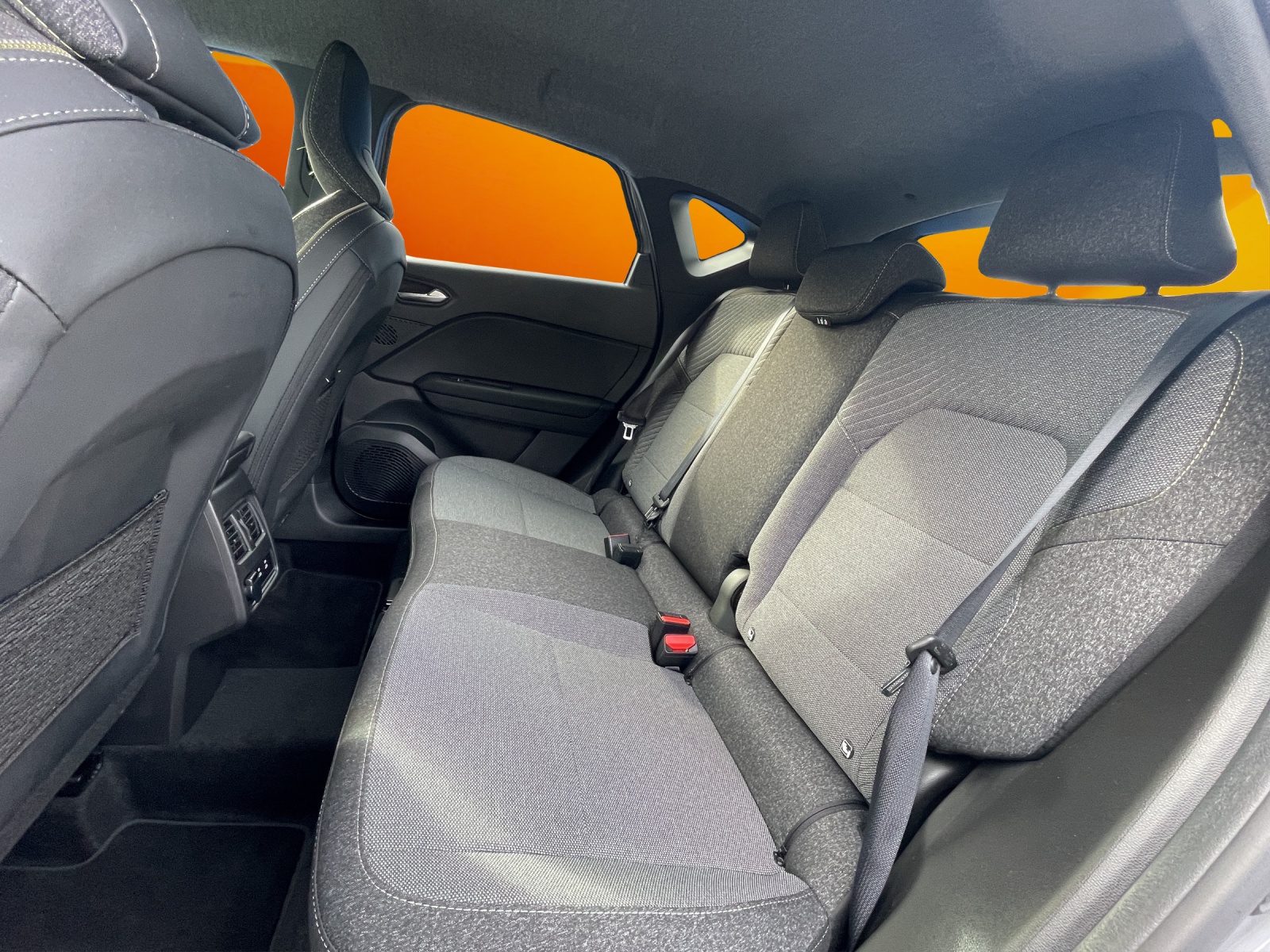 MITSUBISHI ASX 1.6 HEV Instyle Facelift + Free Service-image-11