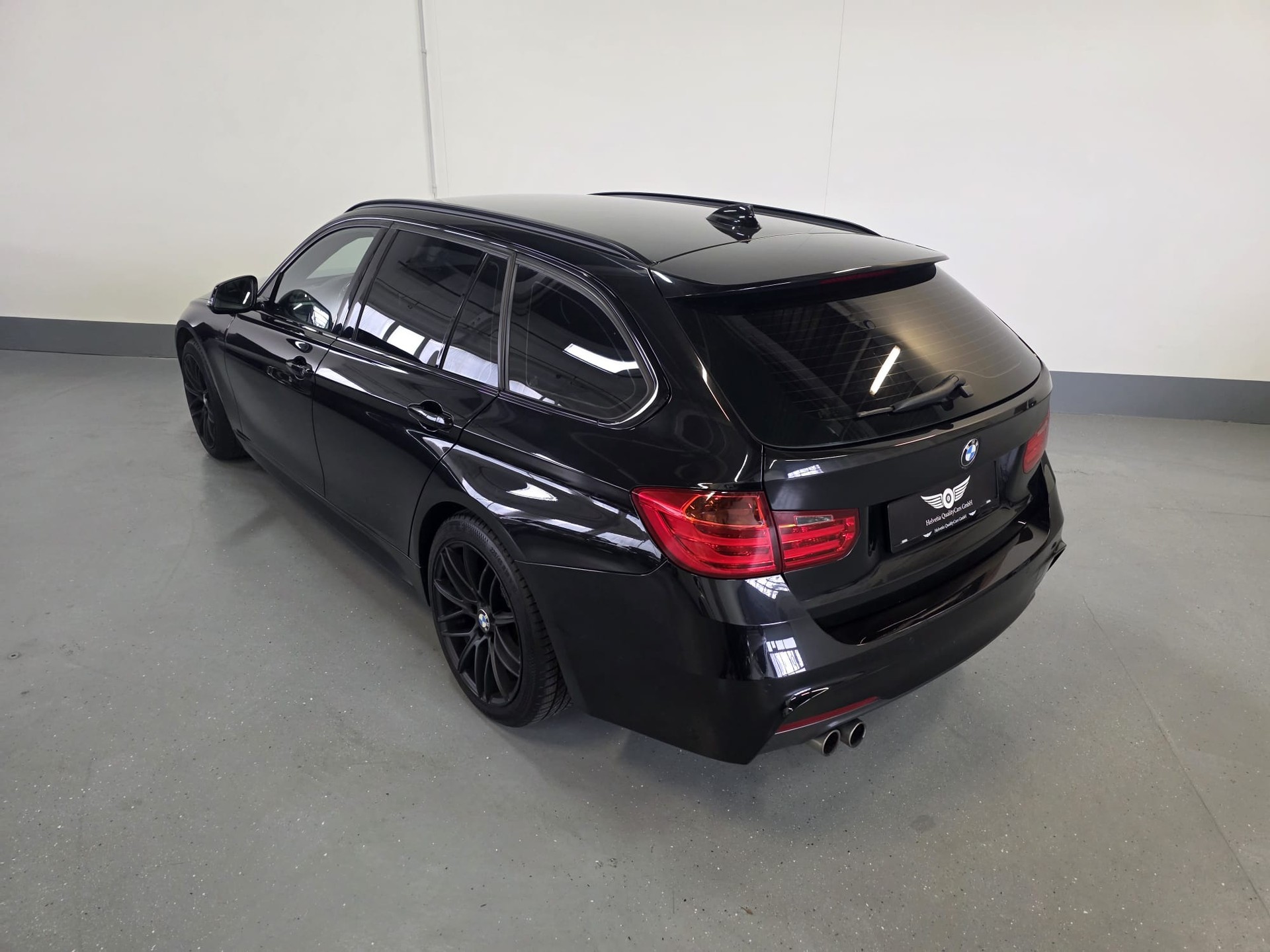 BMW 335d xDrive Touring Steptronic-image-15