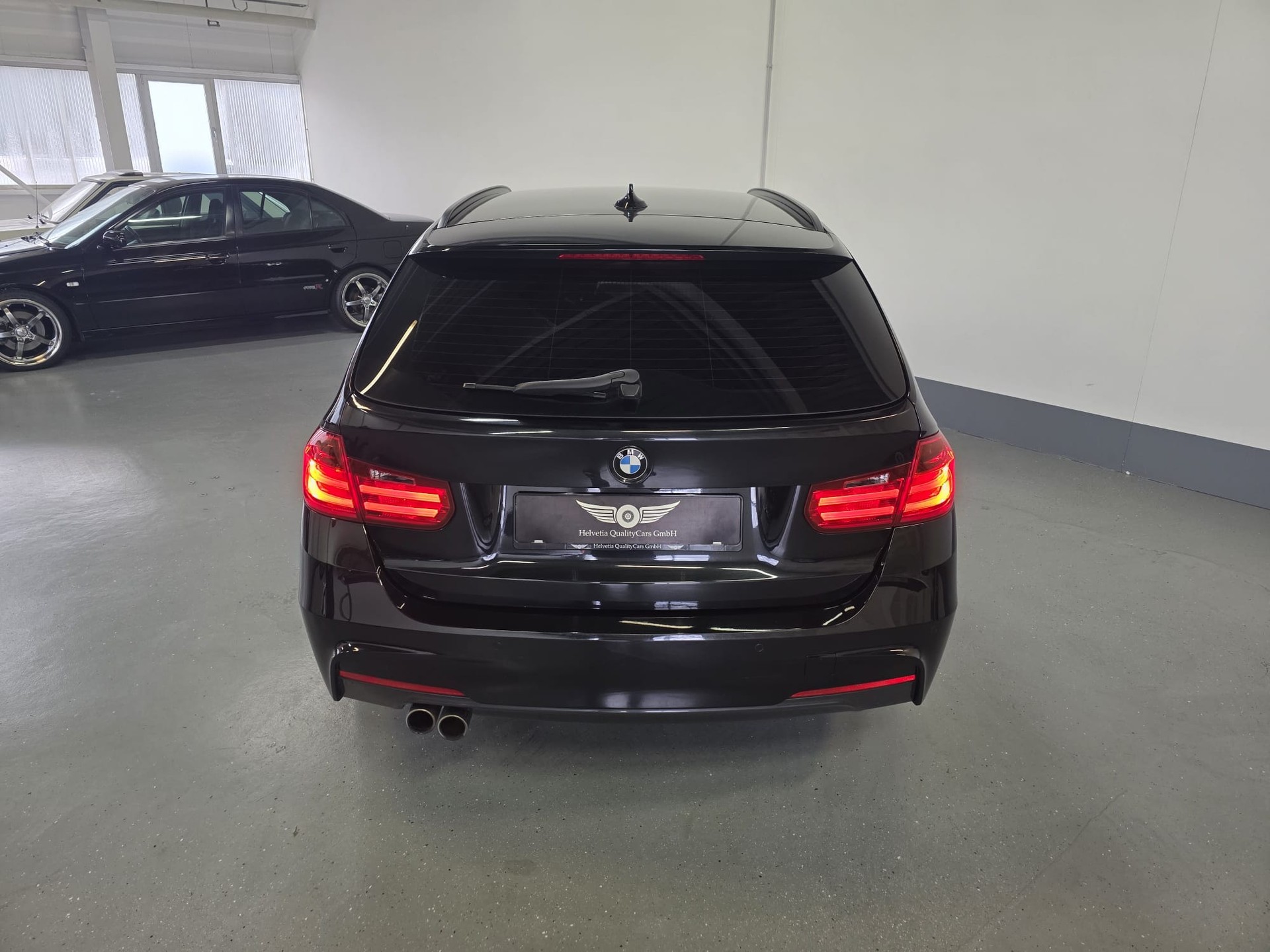 BMW 335d xDrive Touring Steptronic-image-16