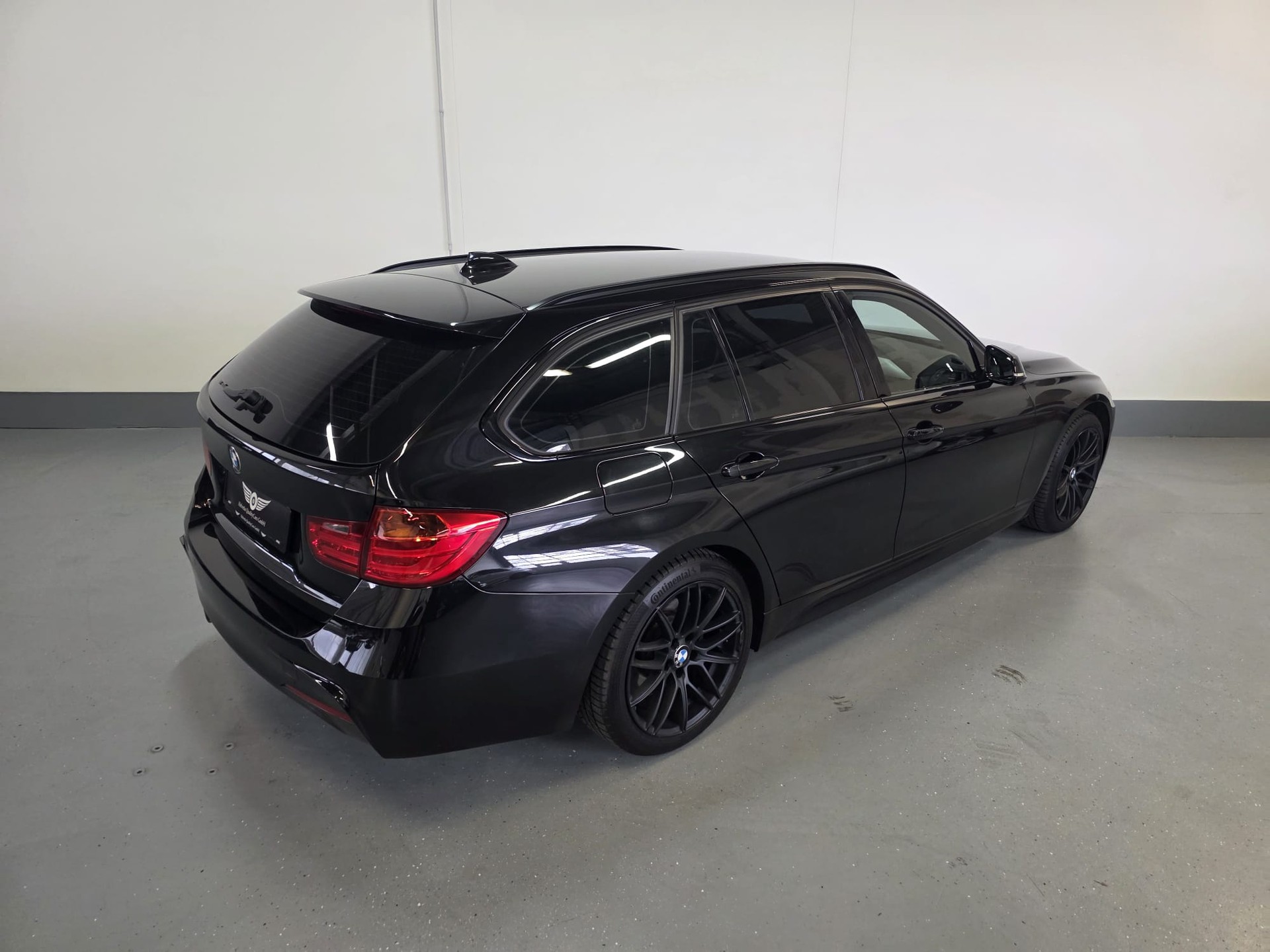 BMW 335d xDrive Touring Steptronic-image-9