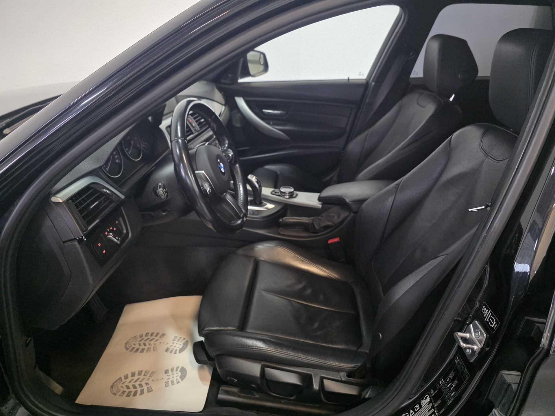BMW 335d xDrive Touring Steptronic-image-20