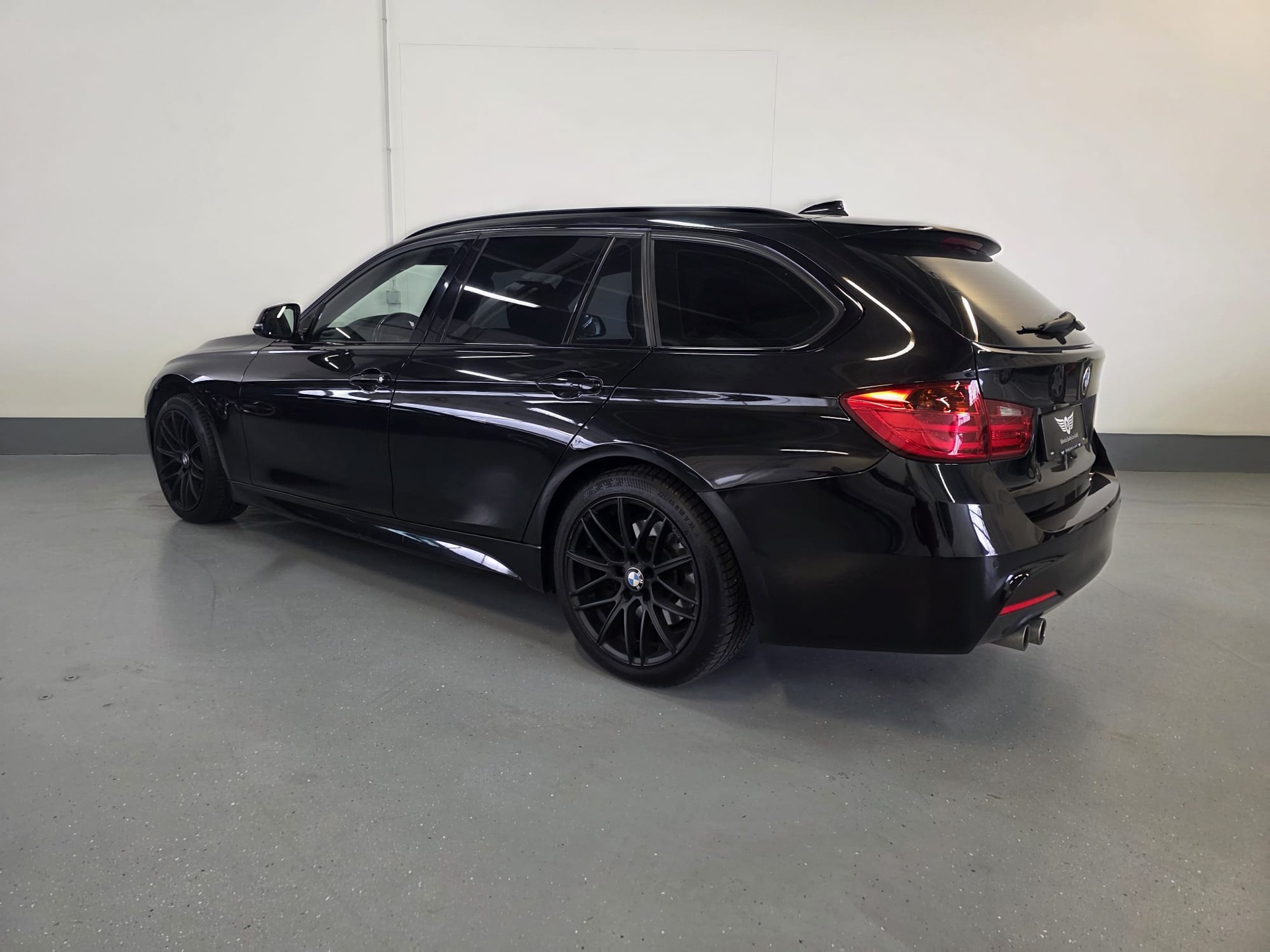 BMW 335d xDrive Touring Steptronic-image-14