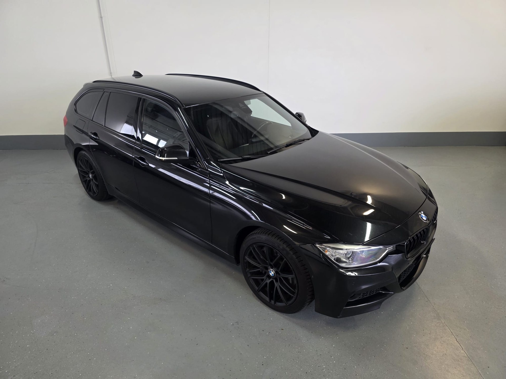 BMW 335d xDrive Touring Steptronic-image-0